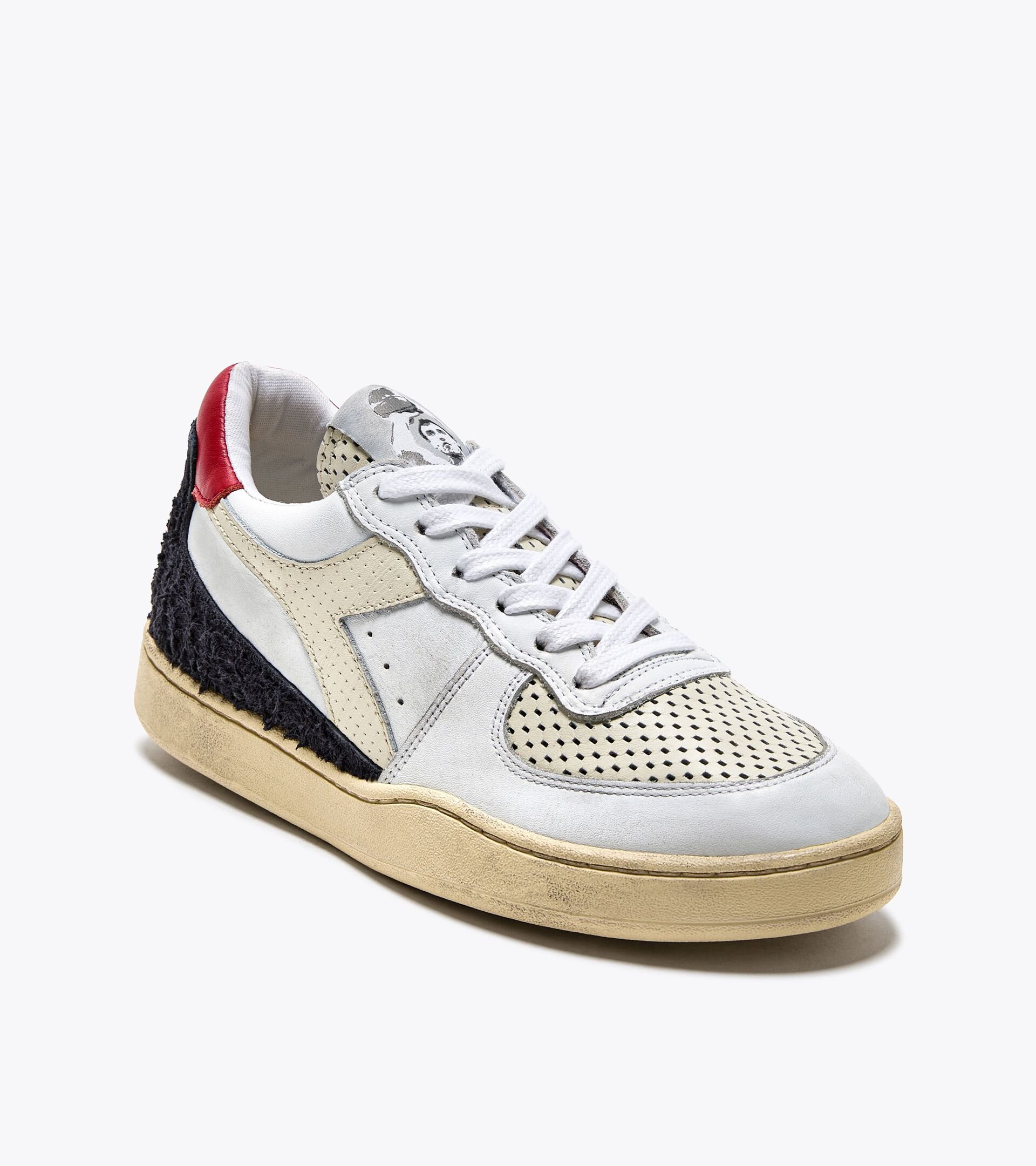Chaussures Heritage - Made in Italy - Gender neutral MI BASKET LOW PUNCHED ITA X DINO MENEGHIN BLANCHE - Diadora