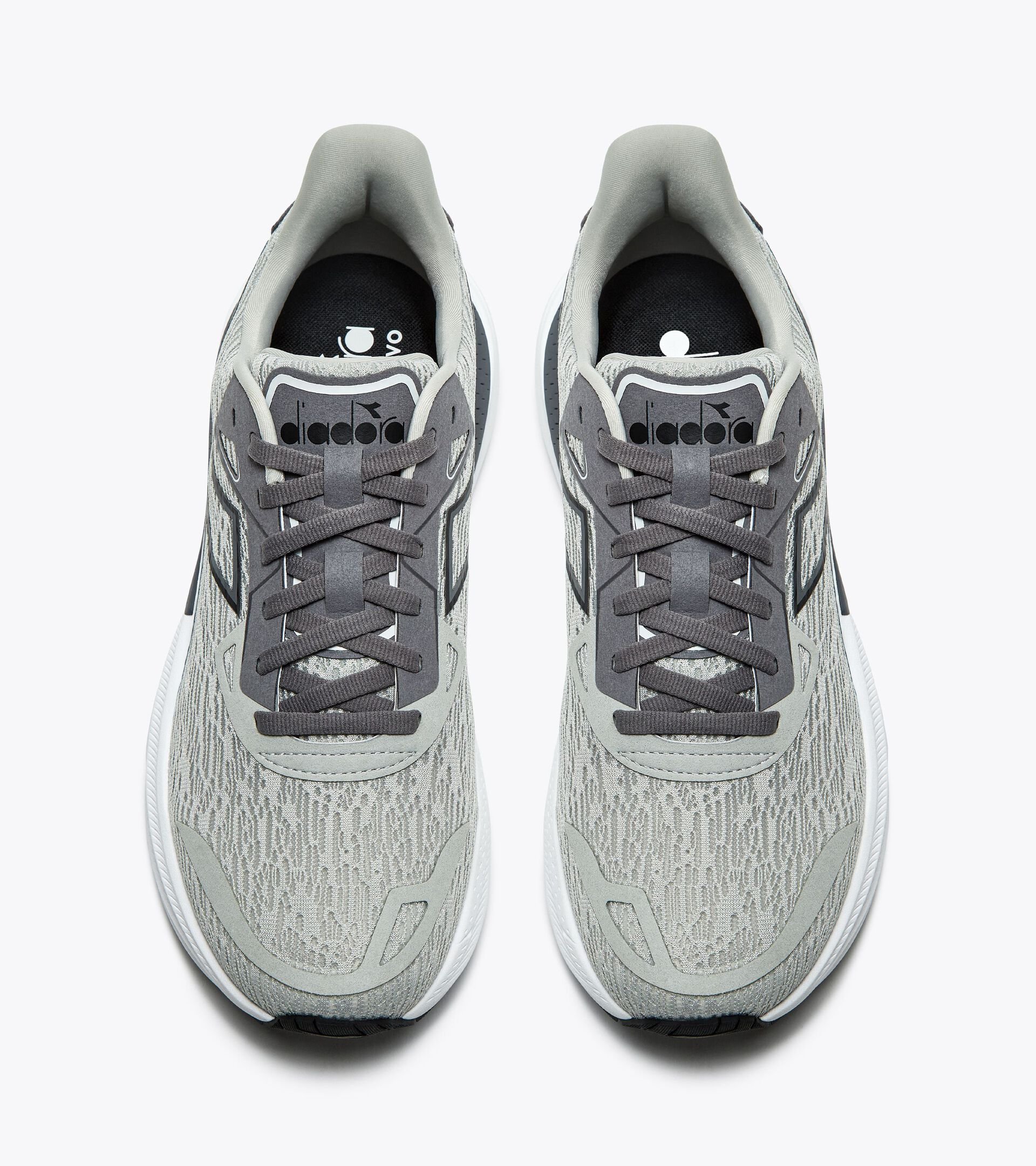 Running shoe - Comfort and stability - Men's NUCLEO 2 SILVER DD/STEEL GRAY/BLACK - Diadora