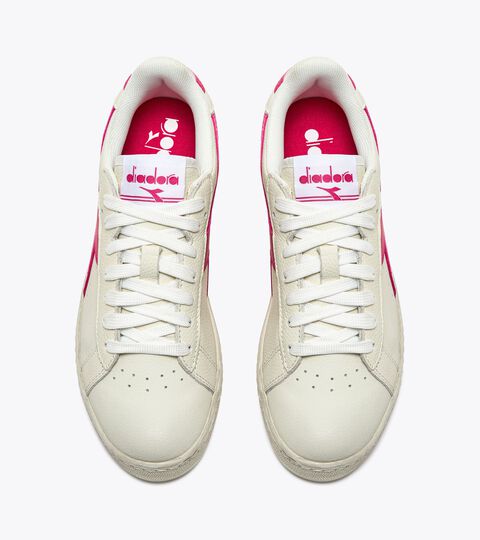 GAME L LOW WAXED, WHITE/RASPBERRY SORBET Sporty sneakers - All-Gender GAME L LOW WAXED WHITE/RASPBERRY SORBET - Diadora
