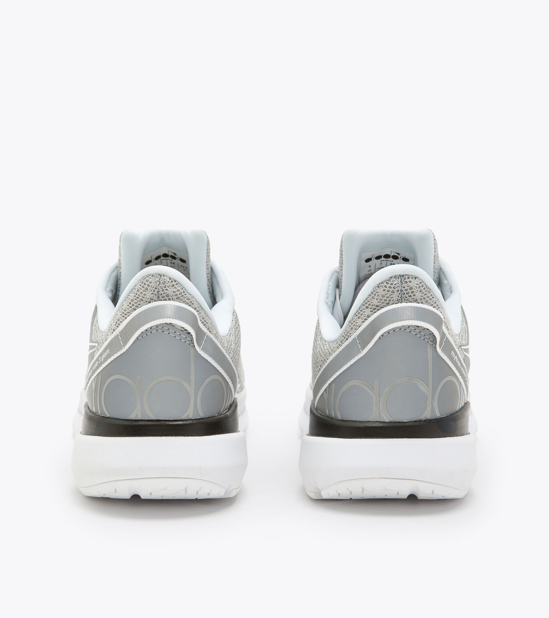 Running shoes - Women
MYTHOS BLUSHIELD VOLO 3 GLAM W SILVER DD/WHITE - Diadora