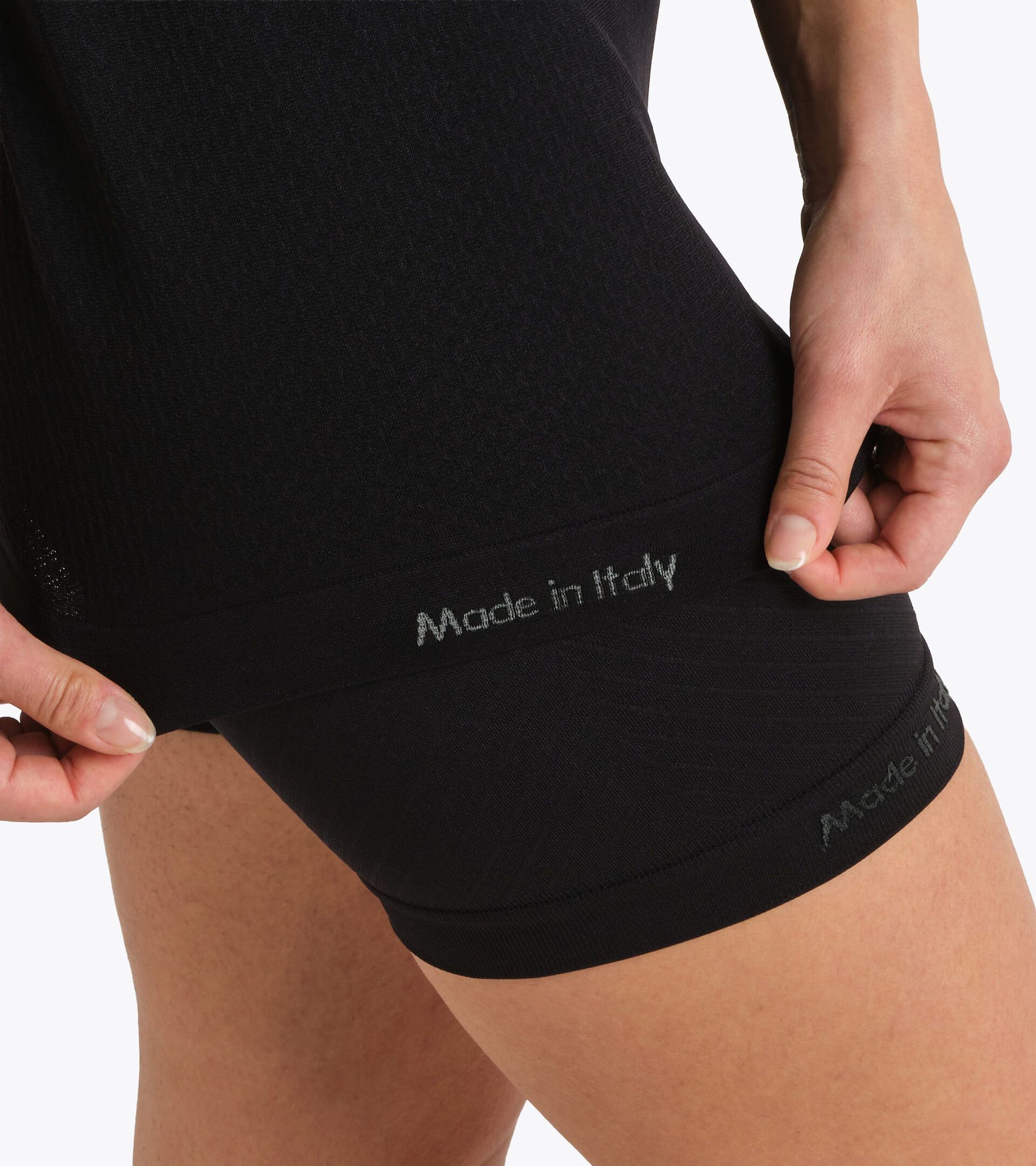 Technical t-shirt  for temperature control -  Running - Women&rsquo;s
 L. SS T-SHIRT STRATOUNO BLACK - Diadora