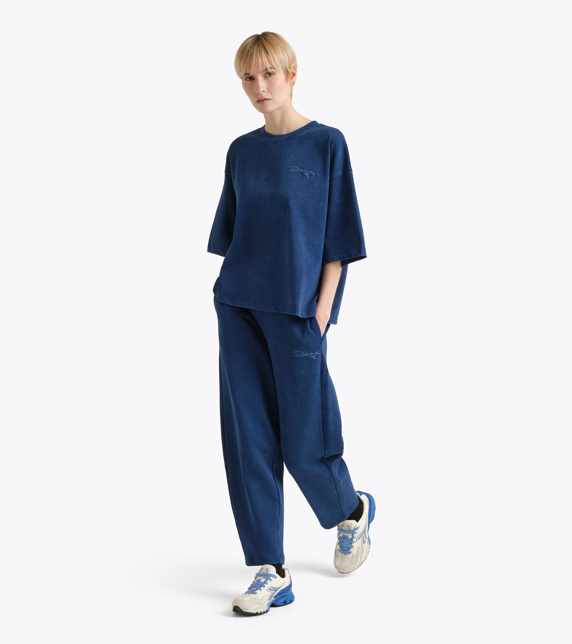 Joggers stile retro - Slim fit - Donna
 L. JOGGER PANTS AVENUE LAB BLU PEONIA - Diadora