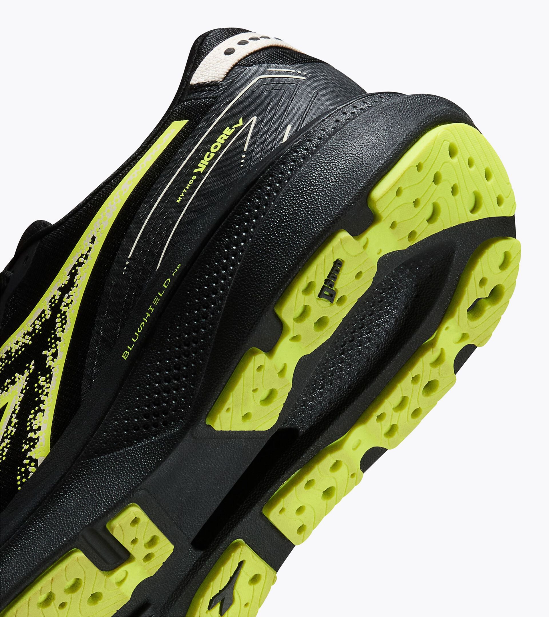 Running shoe - Stability and protection - Men&rsquo;s MYTHOS BLUSHIELD VIGORE V BLACK /EVENING PRIMROSE - Diadora