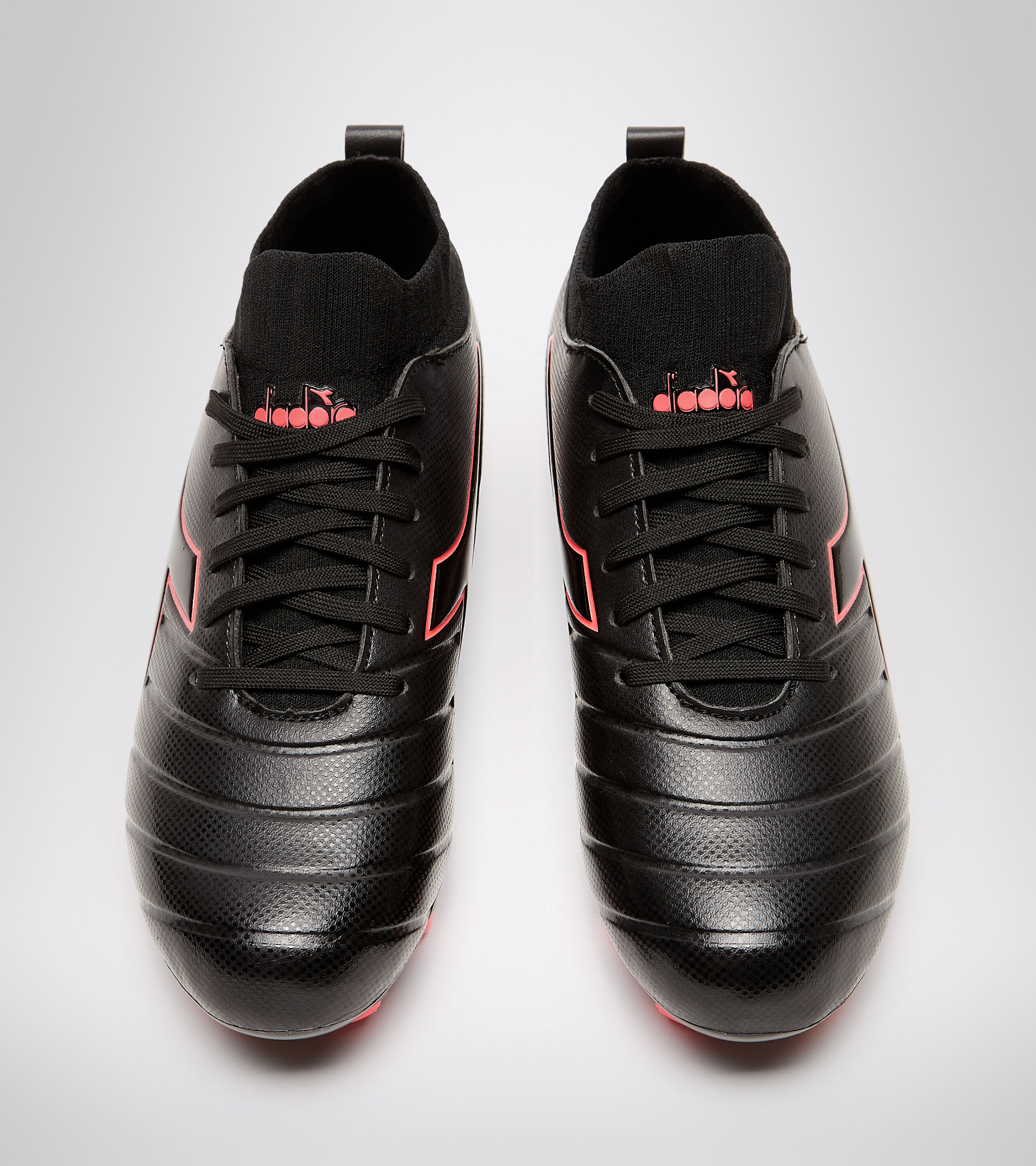 diadora soccer shoes