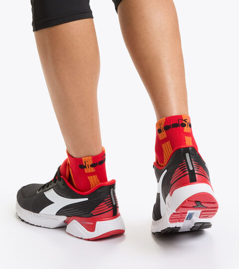 CUSHION QUARTER SOCKS, ROJO INTENSO Calcetines de Running - Unisex CUSHION QUARTER SOCKS ROJO INTENSO - Diadora