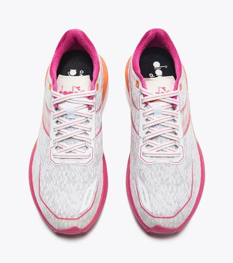 MYTHOS BLUSHIELD VOLO 5 W, WHITE/FANDANGO PINK/NECTARINE Running shoe - Stability and lightness - Donna
MYTHOS BLUSHIELD VOLO 5 W WHITE/FANDANGO PINK/NECTARINE - Diadora