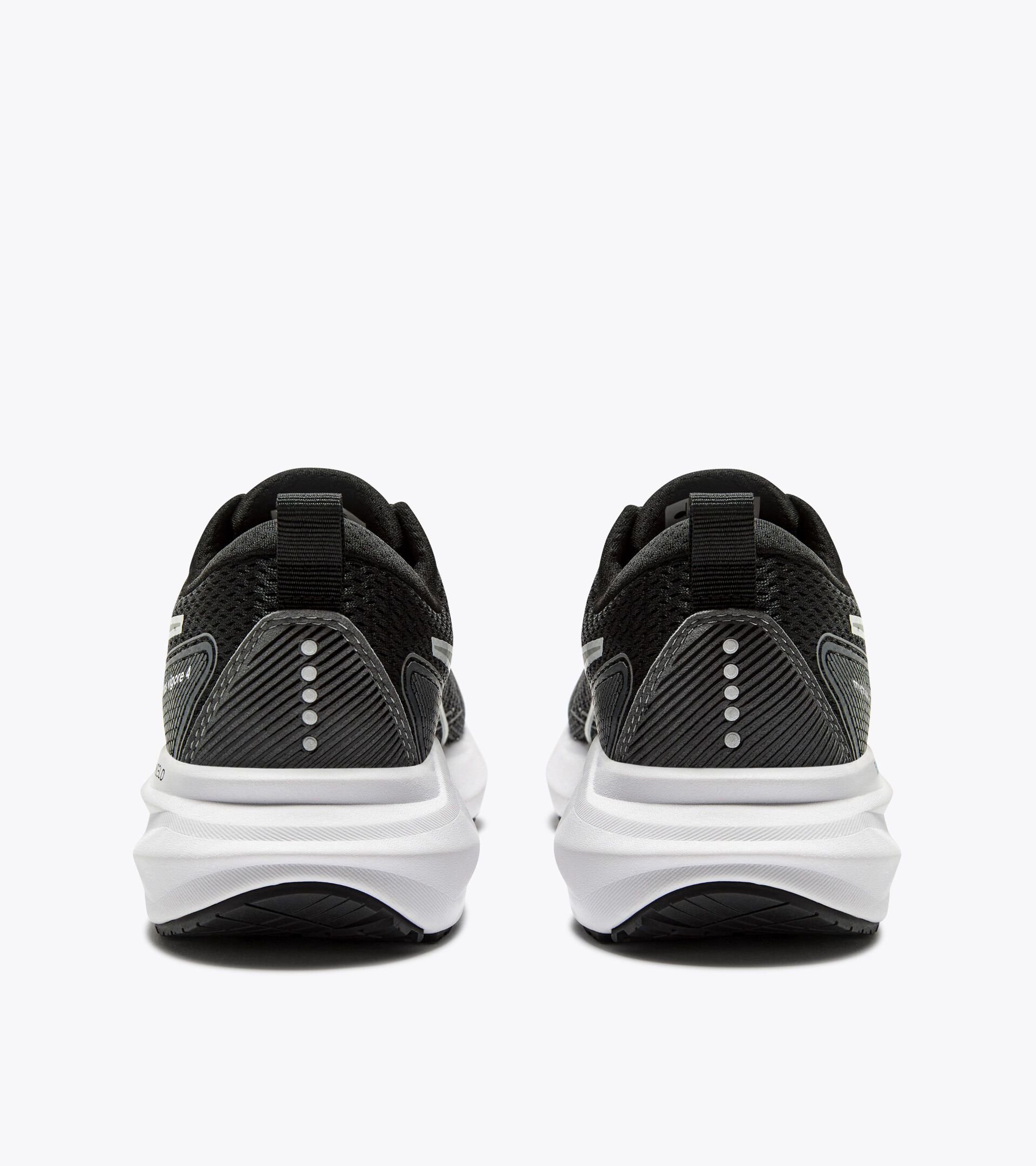 Running shoe - Stability and protection - Women’s MYTHOS BLUSHIELD VIGORE 4 W BLACK/WHITE (C7406) - Diadora