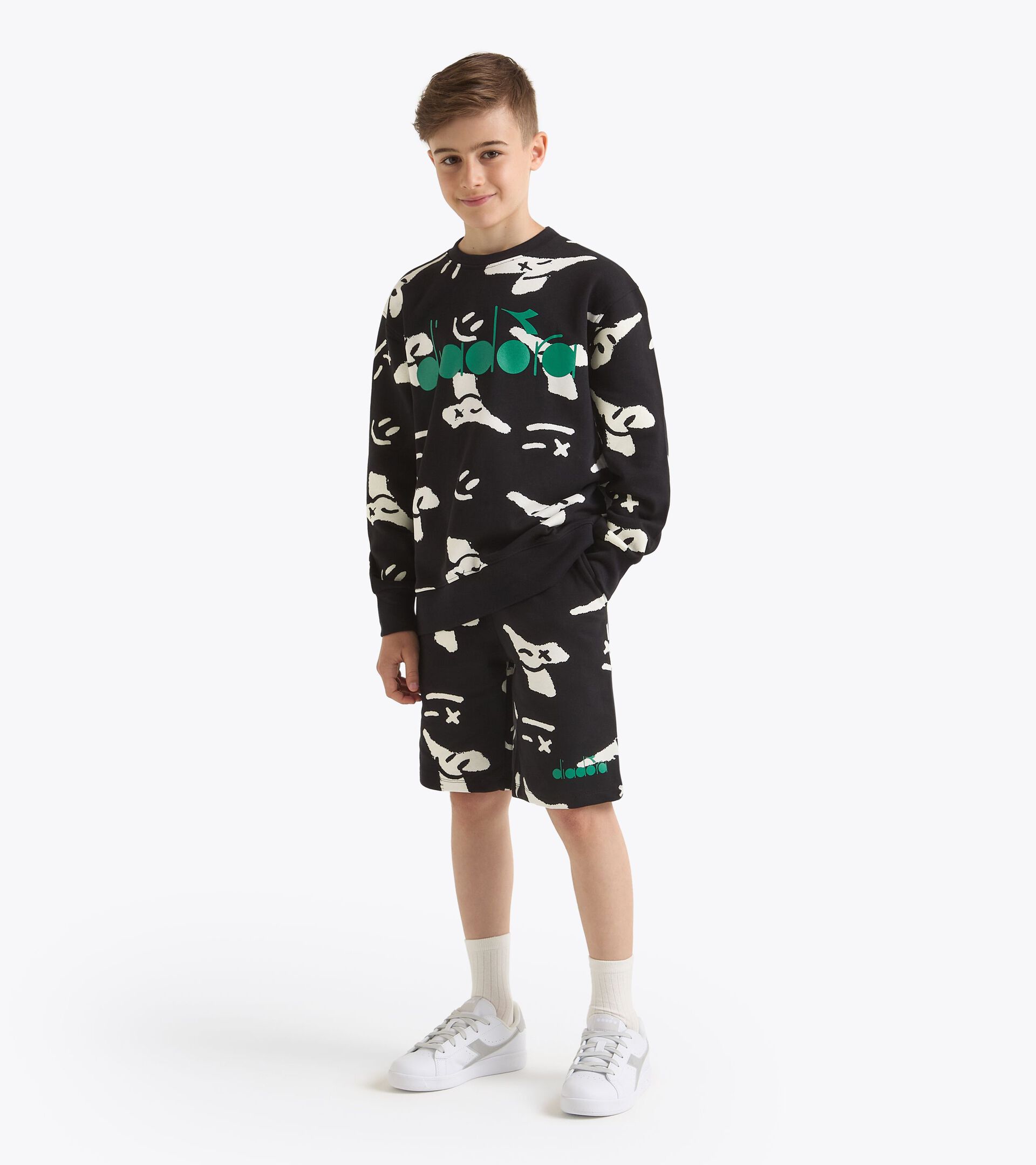Crewneck sweatshirt - Boy
JB. SWEATSHIRT SMILE LOGO BLACK - Diadora