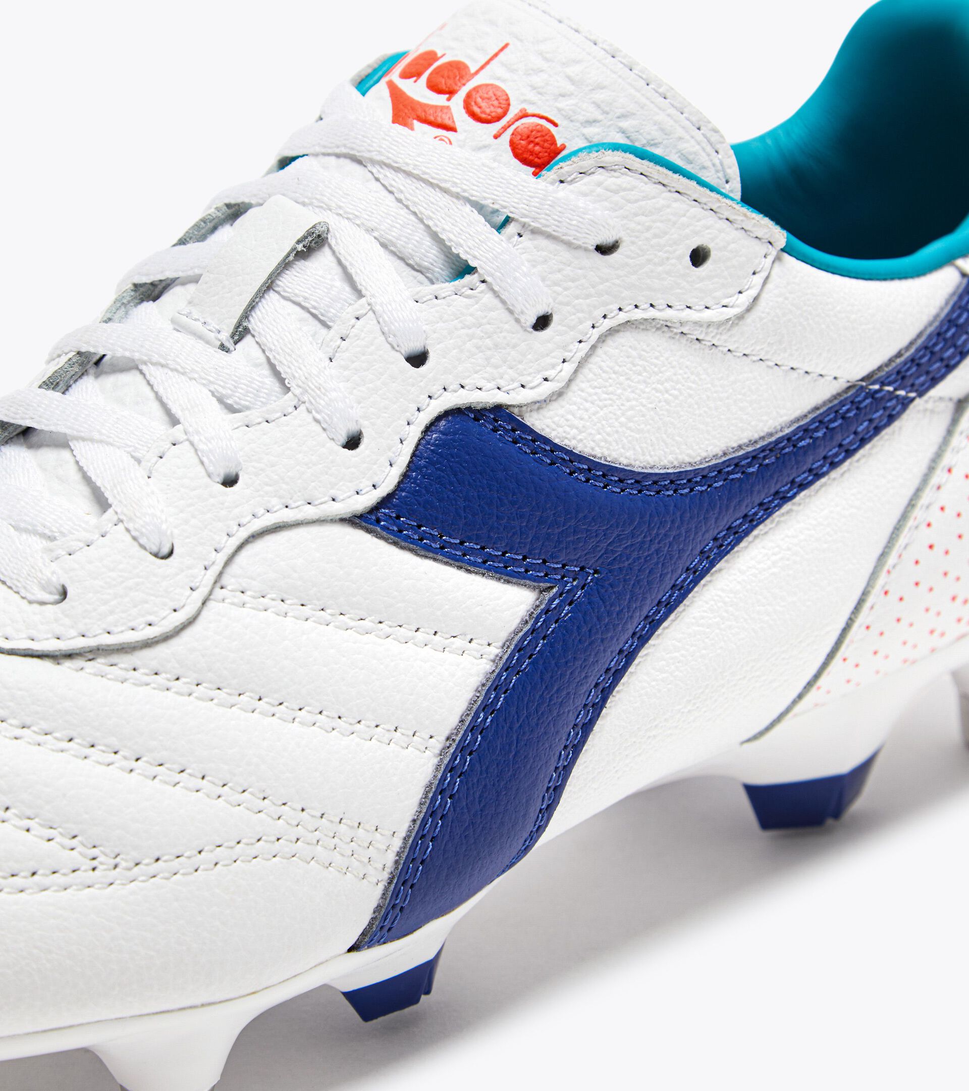 Calcio boots for soft and wet grounds BRASIL GR LT+ MPH WHITE/NAVY - Diadora