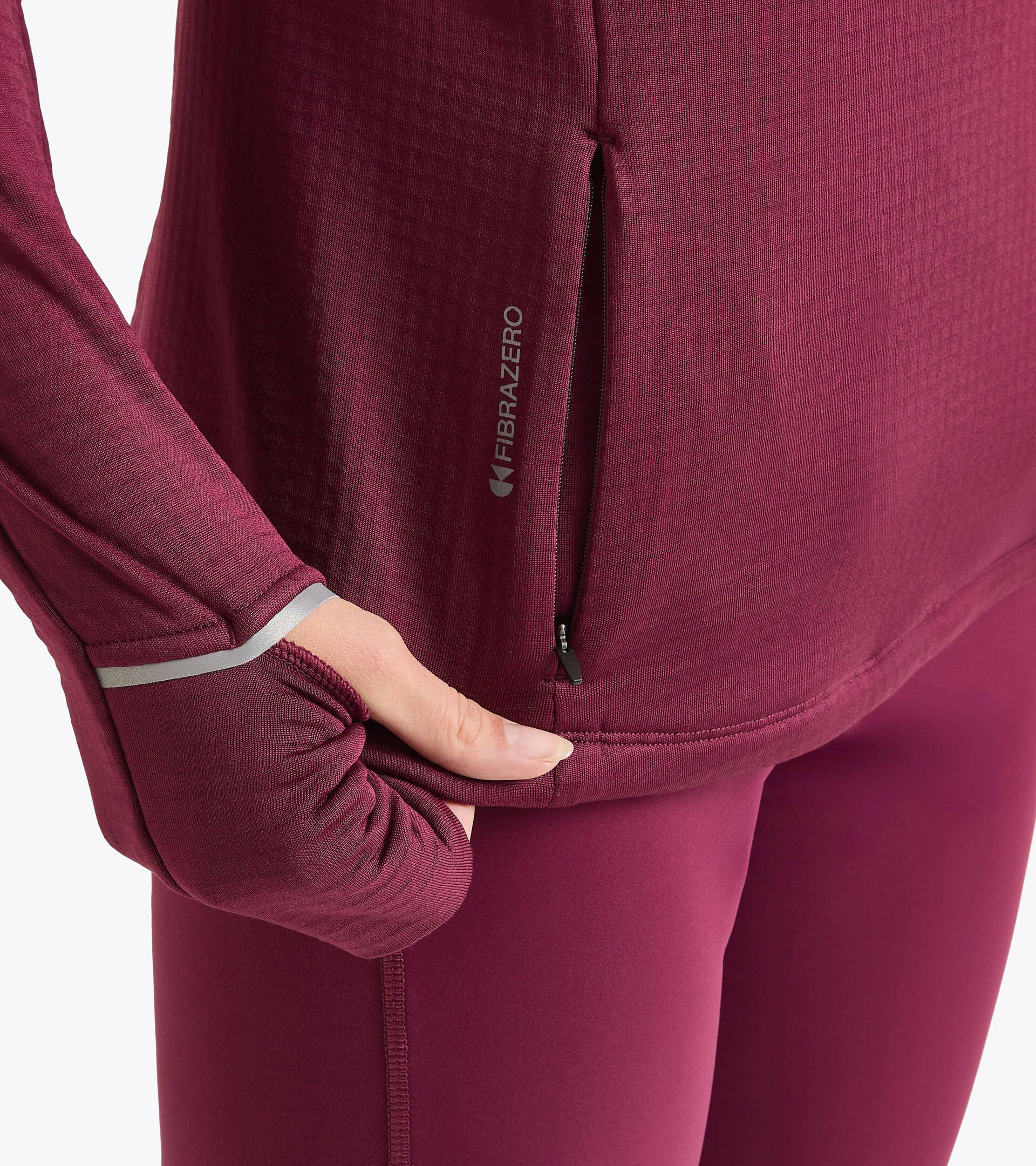 Forro polar termorregulador con tejido FIBRAZERO - Winter Protection - Mujer
L. WARM UP WINTER PROTECTION ROJO BANDERA - Diadora