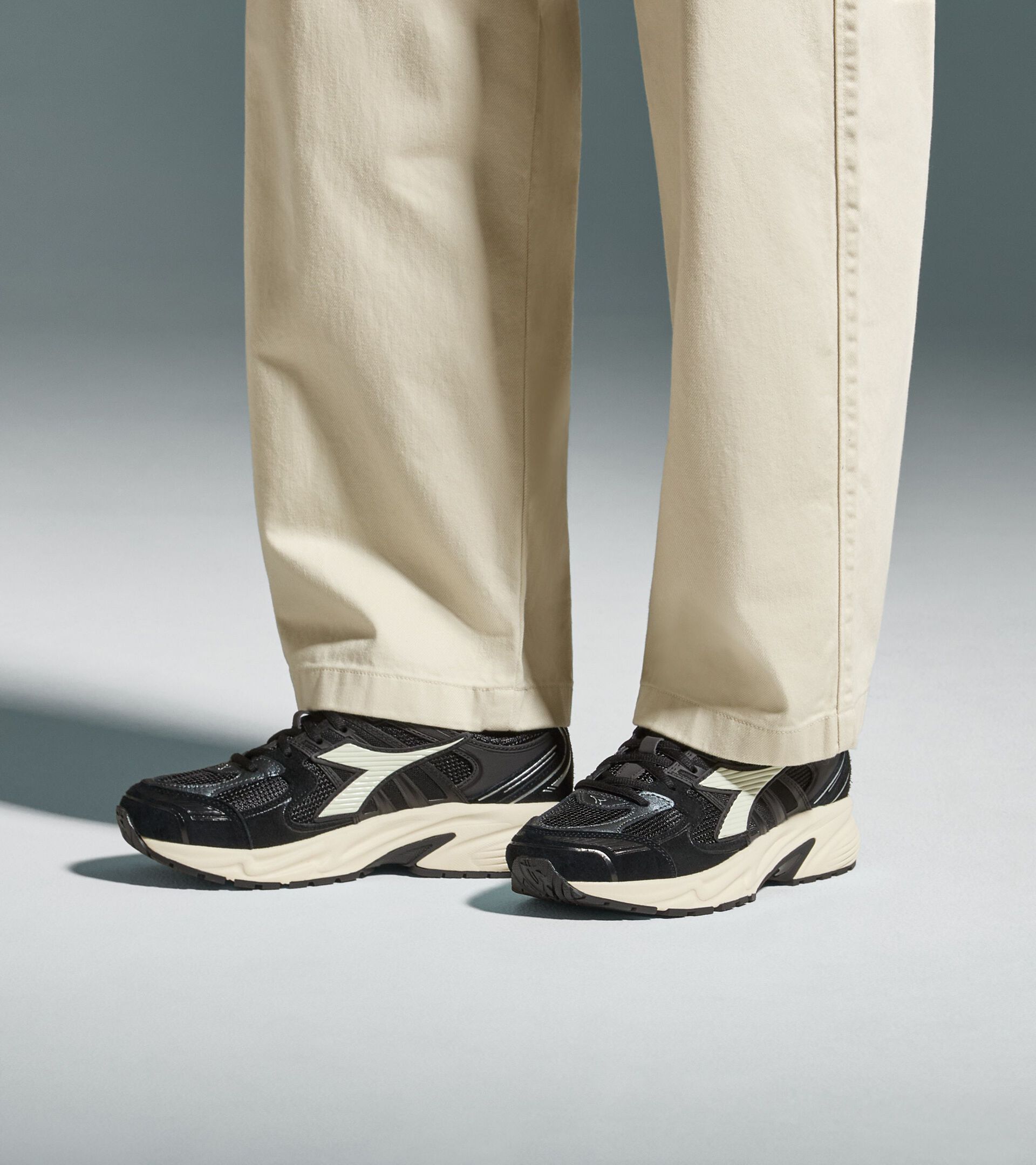 Sports sneakers - All-Gender MYTHOS STAR BLACK/BLACK - Diadora