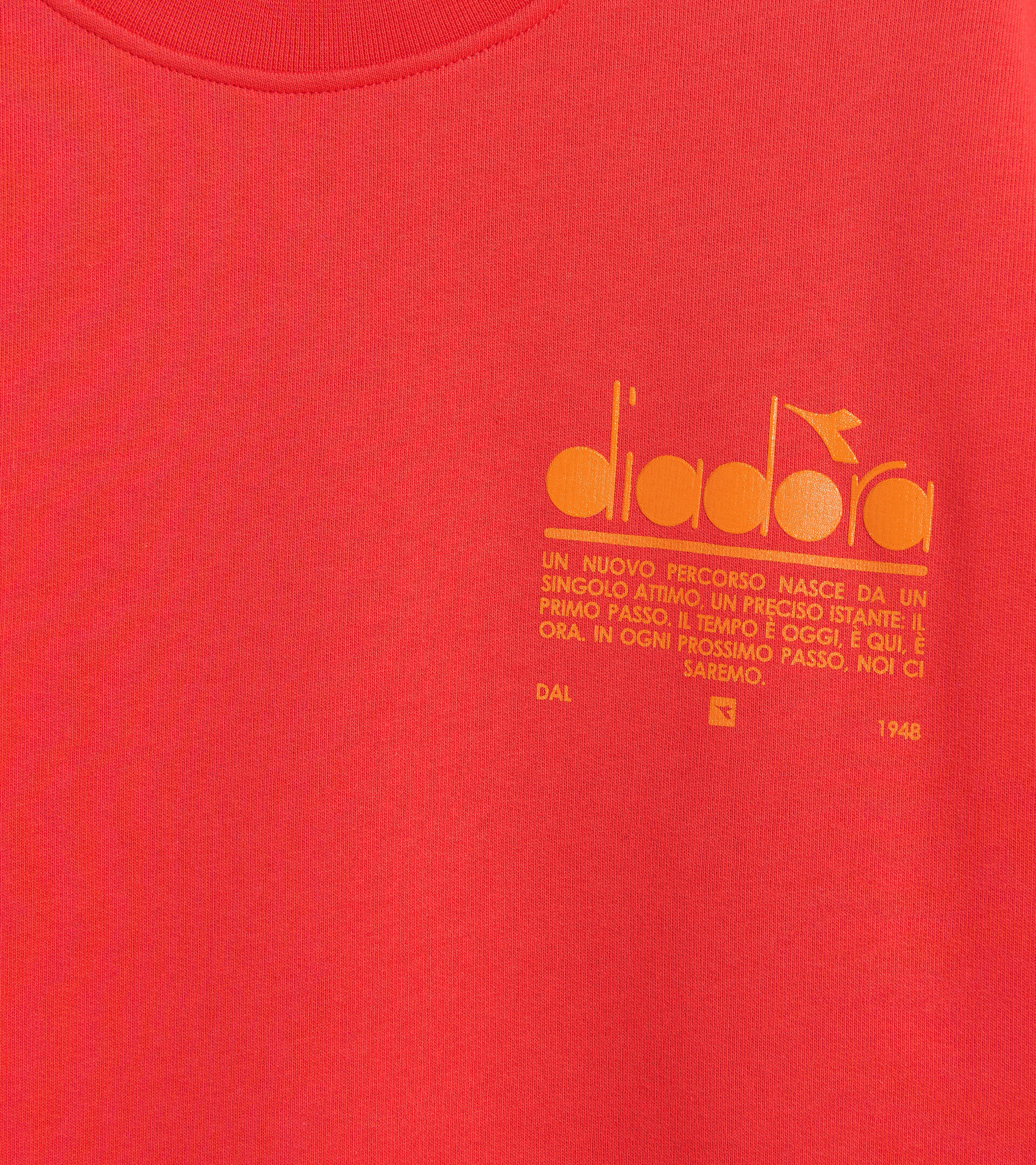 Organic cotton round-neck sweatshirt - Unisex SWEATSHIRT CREW MANIFESTO POPPY RED - Diadora