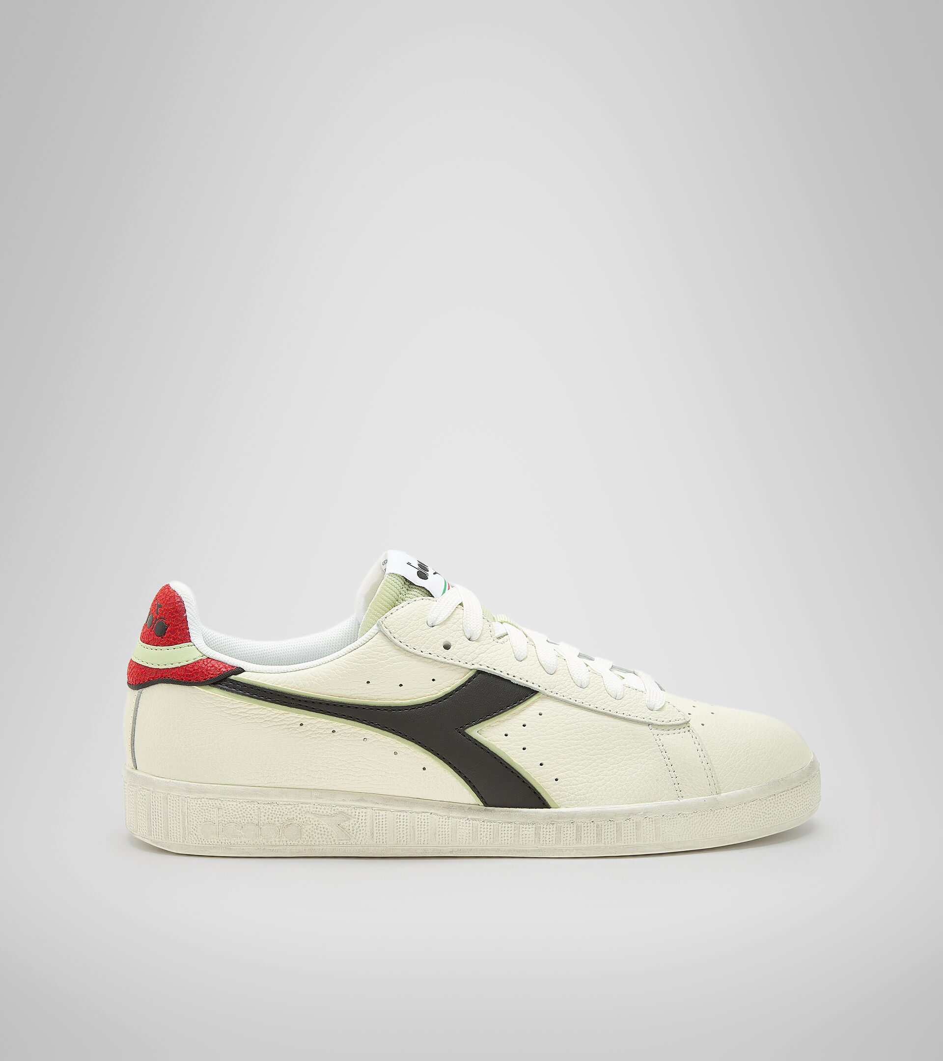 Sports shoe - Unisex GAME L LOW ICONA WHITE/LYCHEE/BLACK - Diadora