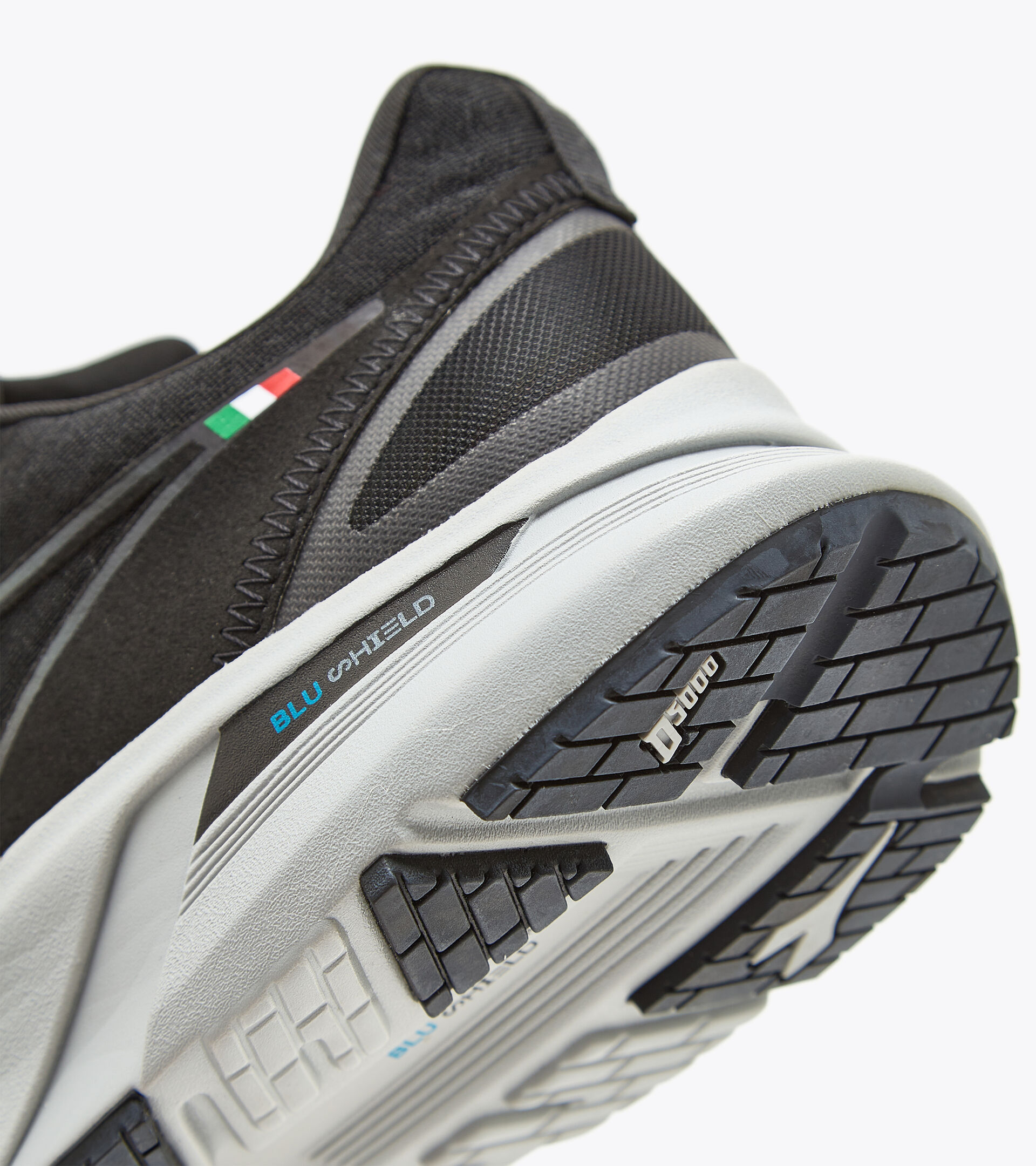 Laufschuh - Herren MYTHOS BLUSHIELD VOLO HIP 2 SCHWARZ/SILBER - Diadora