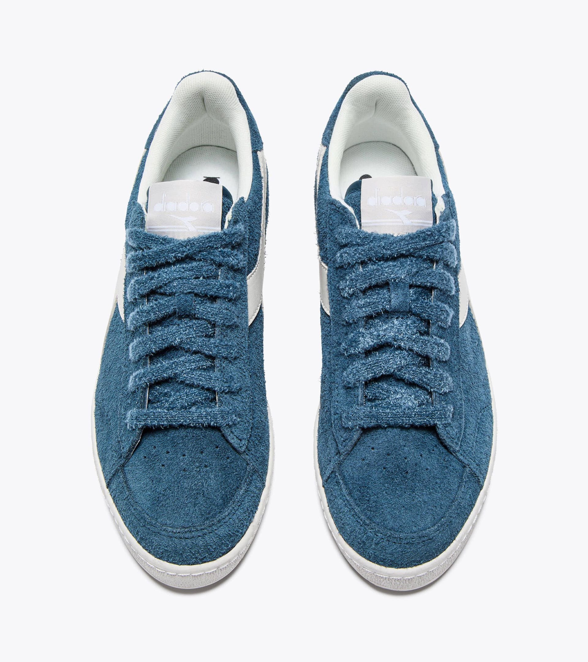 Sporty sneakers - All-Gender GAME LOW SUEDE WAXED LEGION BLUE - Diadora