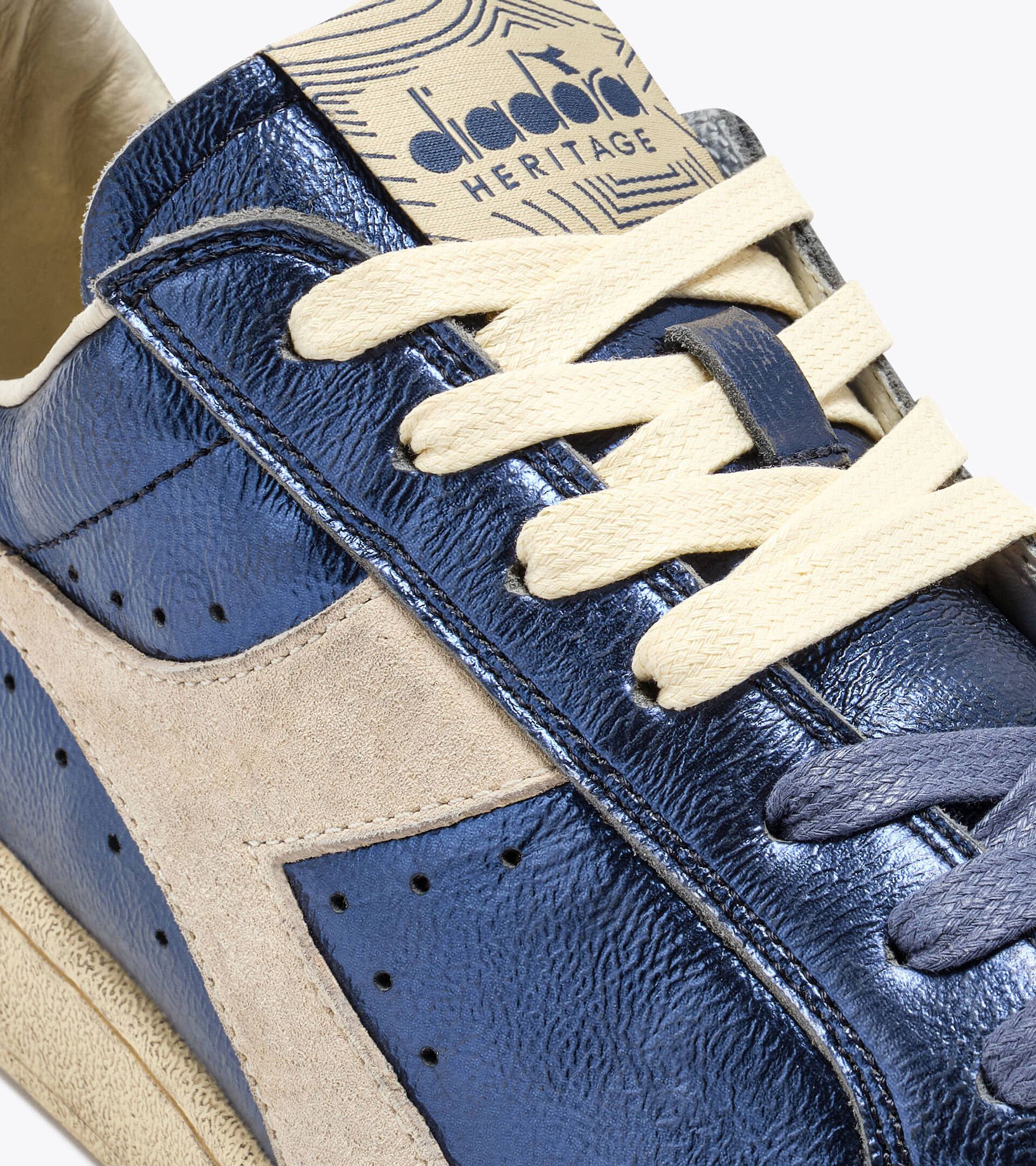 Sneakers Heritage en cuir m&eacute;tallis&eacute; - Pour tous les genres
 PRESTIGE METAL USED AUTHENTIQUE MARINEBLEU - Diadora