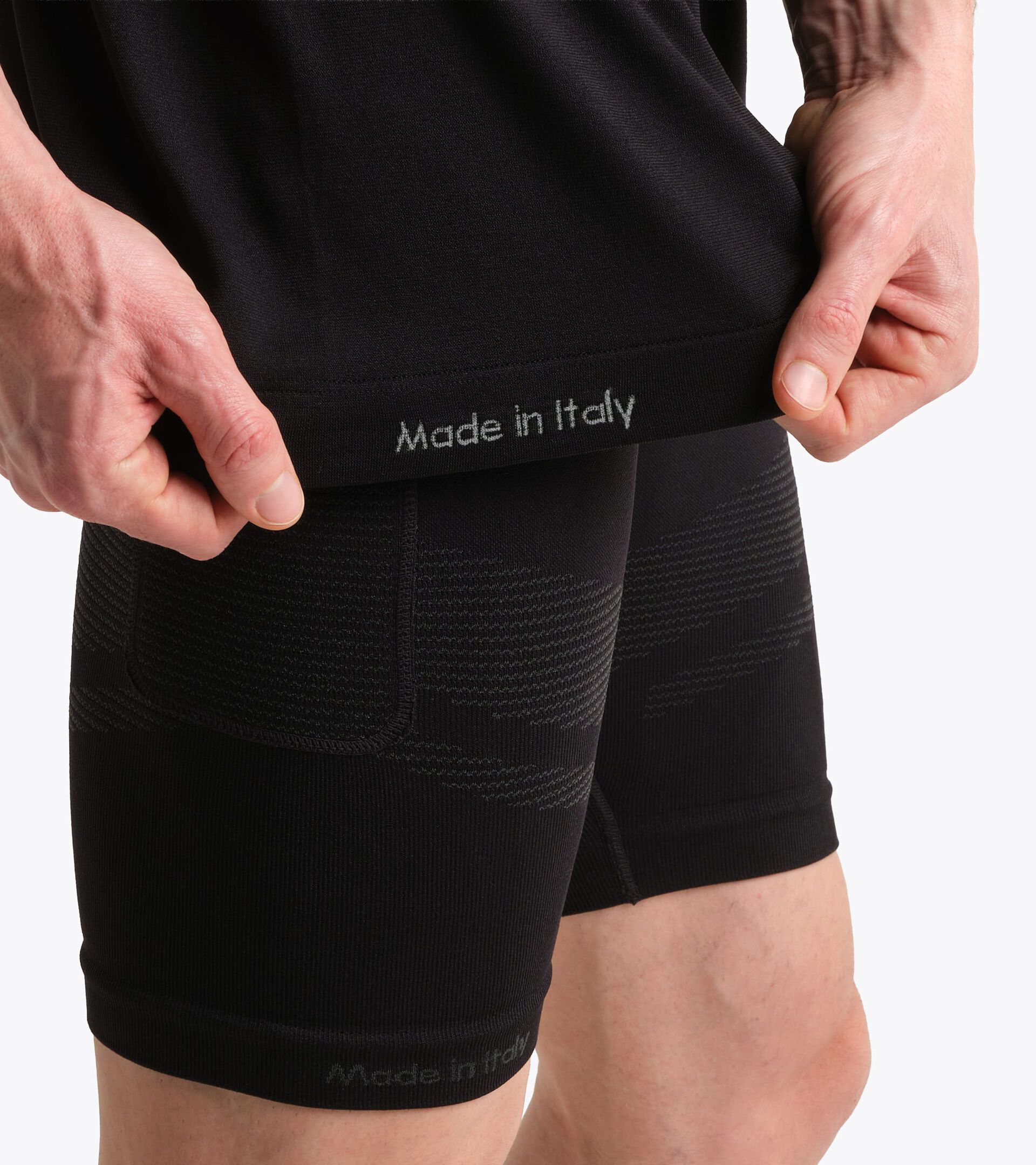 T-shirt technique pour le contr&ocirc;le de la temp&eacute;rature -  Running - Homme
 SS T-SHIRT STRATOUNO NOIR - Diadora