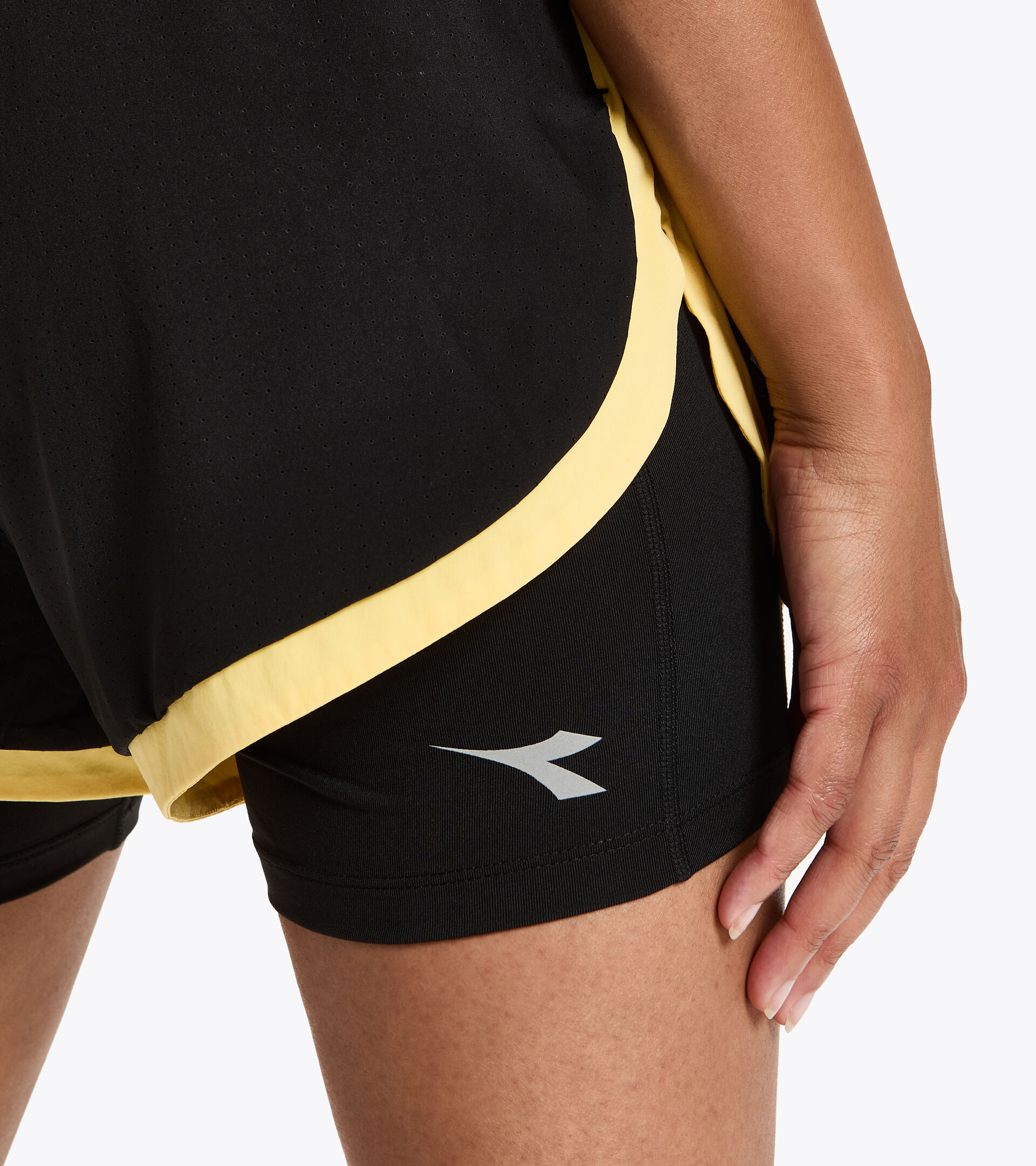 Apparel Sport DONNA L. DOUBLE LAYER SHORTS NEGRO Diadora