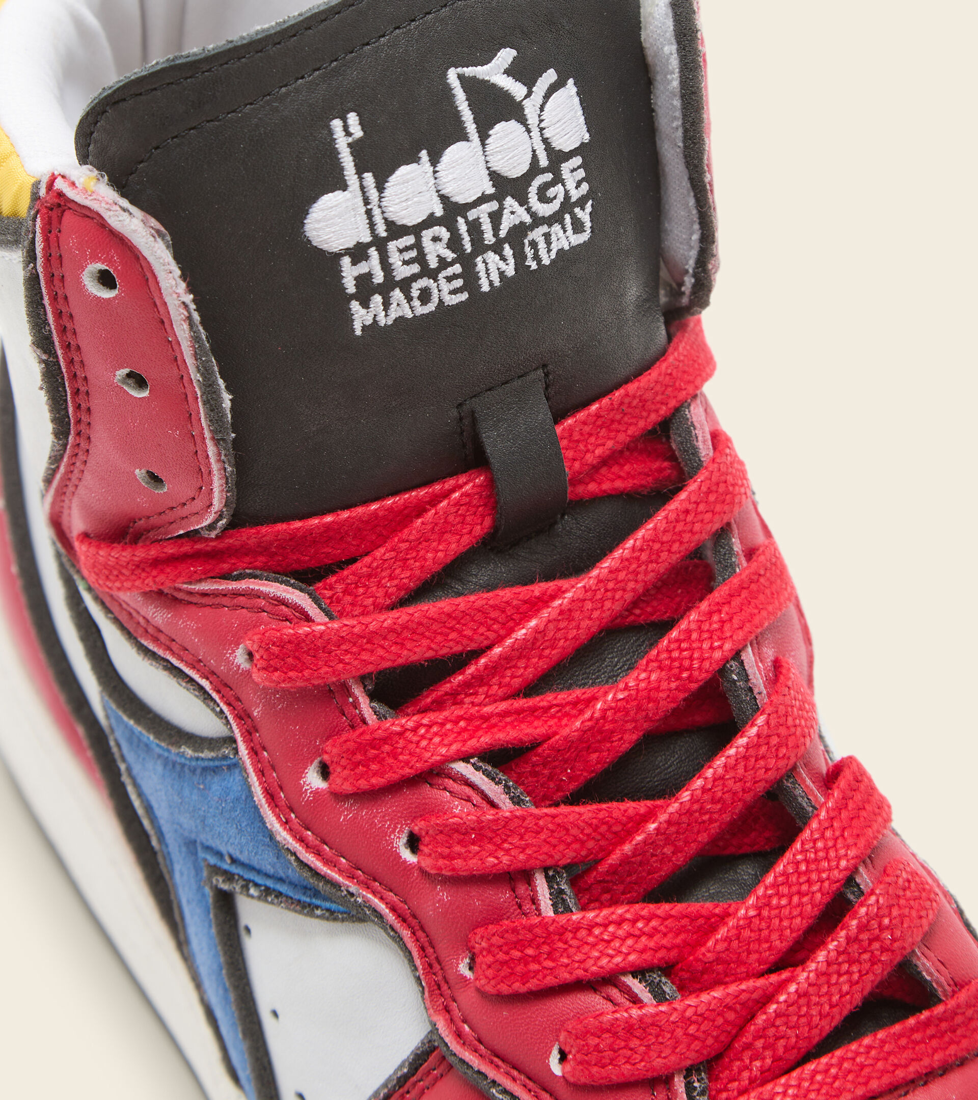 Heritage shoes - Made in Italy - Unisex MI BASKET DESSAU WHITE /RED - Diadora