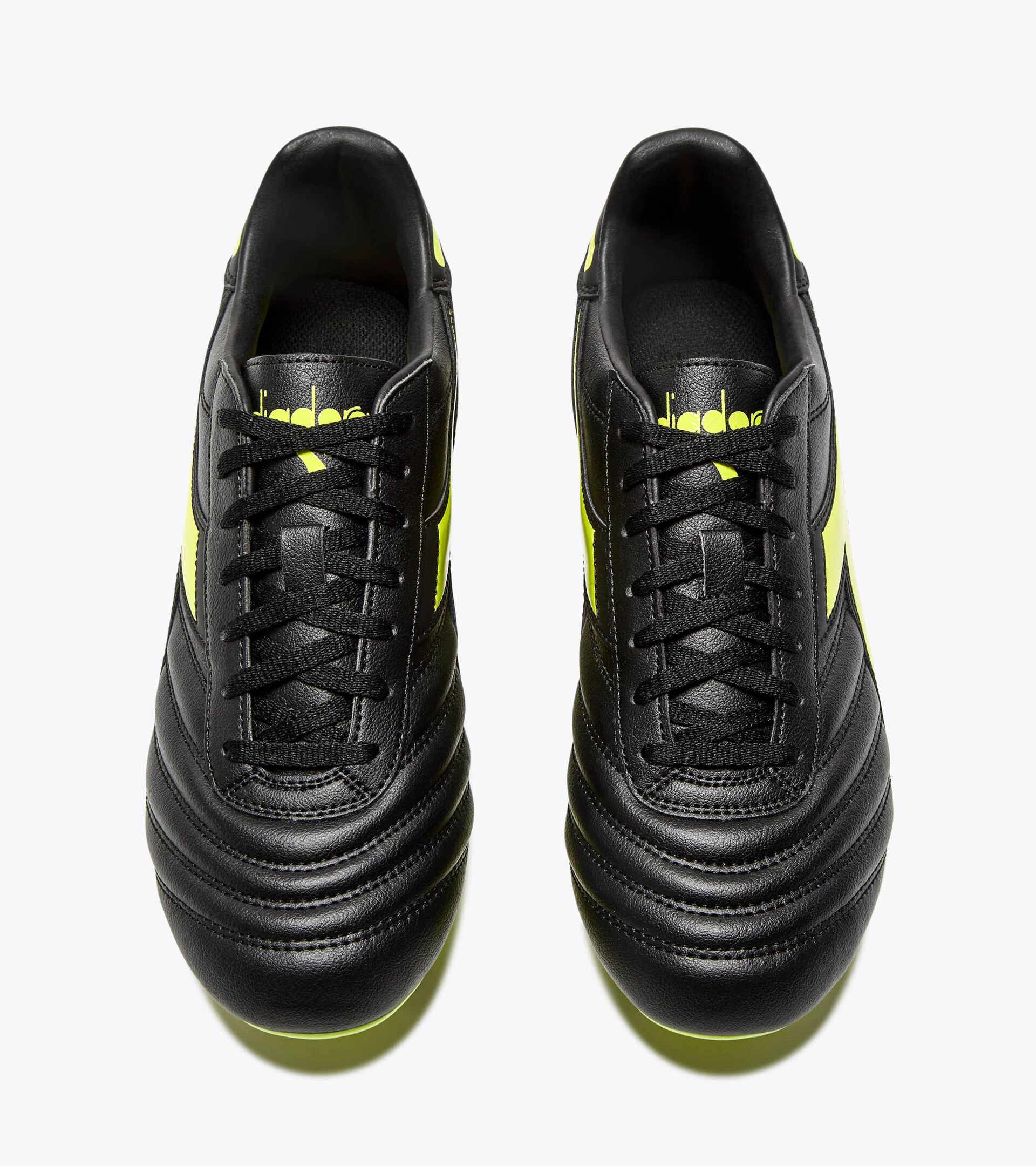 Calcio boots for oft and wet grounds - Men’s
BRASIL ICON R MPH BLACK/FLUO YELLOW DIADORA - Diadora
