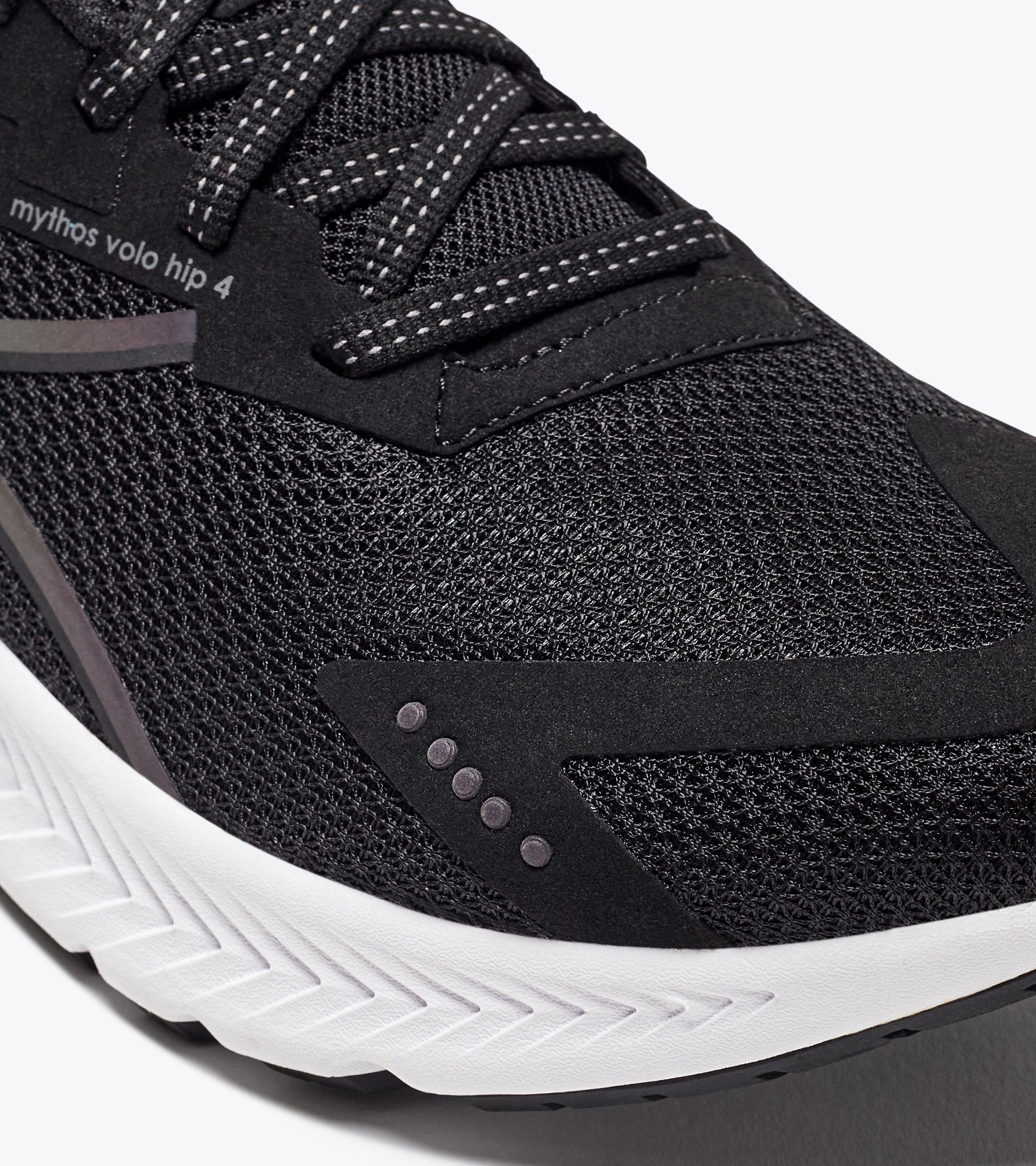 MYTHOS BLUSHIELD VOLO 4 HIP Scarpa da running con dettagli riflettenti Stabilita e leggerezza Uomo Diadora Online Shop IT