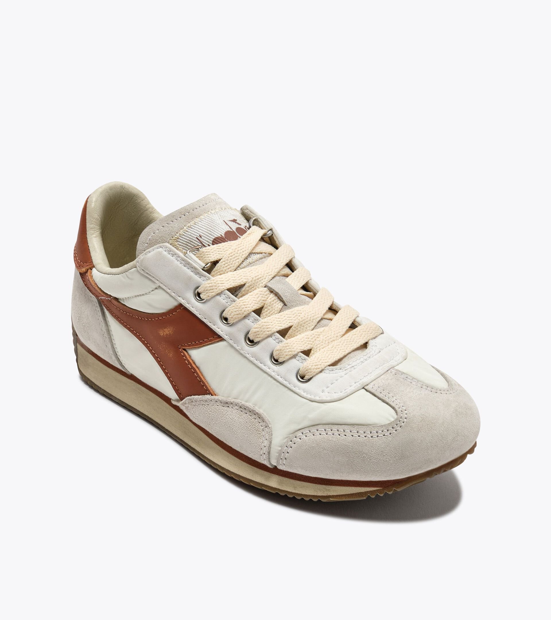 Suede leather Heritage Sneaker - All-gender EQUIPE VELA SW WHITE - Diadora