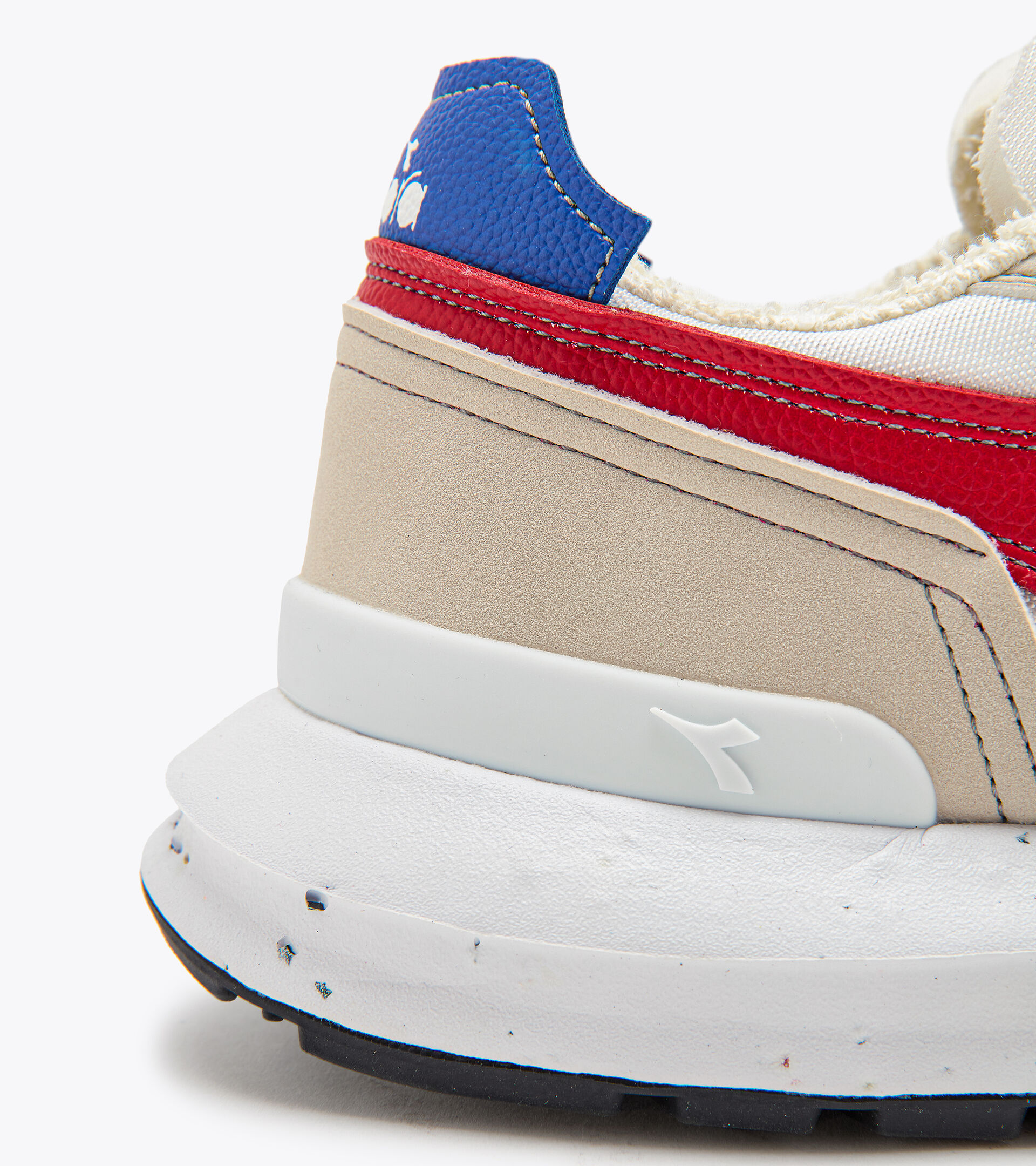 Sporty sneakers - Unisex KMARO 42 ACBC WHITE/POMPEIAN RED/BLUE NIGHTS - Diadora