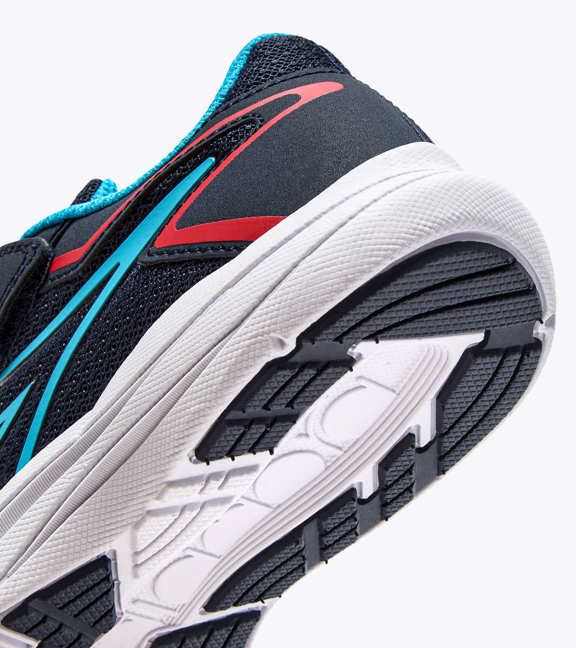 Running shoe - Double lacing system - Junior
SNIPE 3 JR BLUE CORSAIR/BLUE FLUO - Diadora