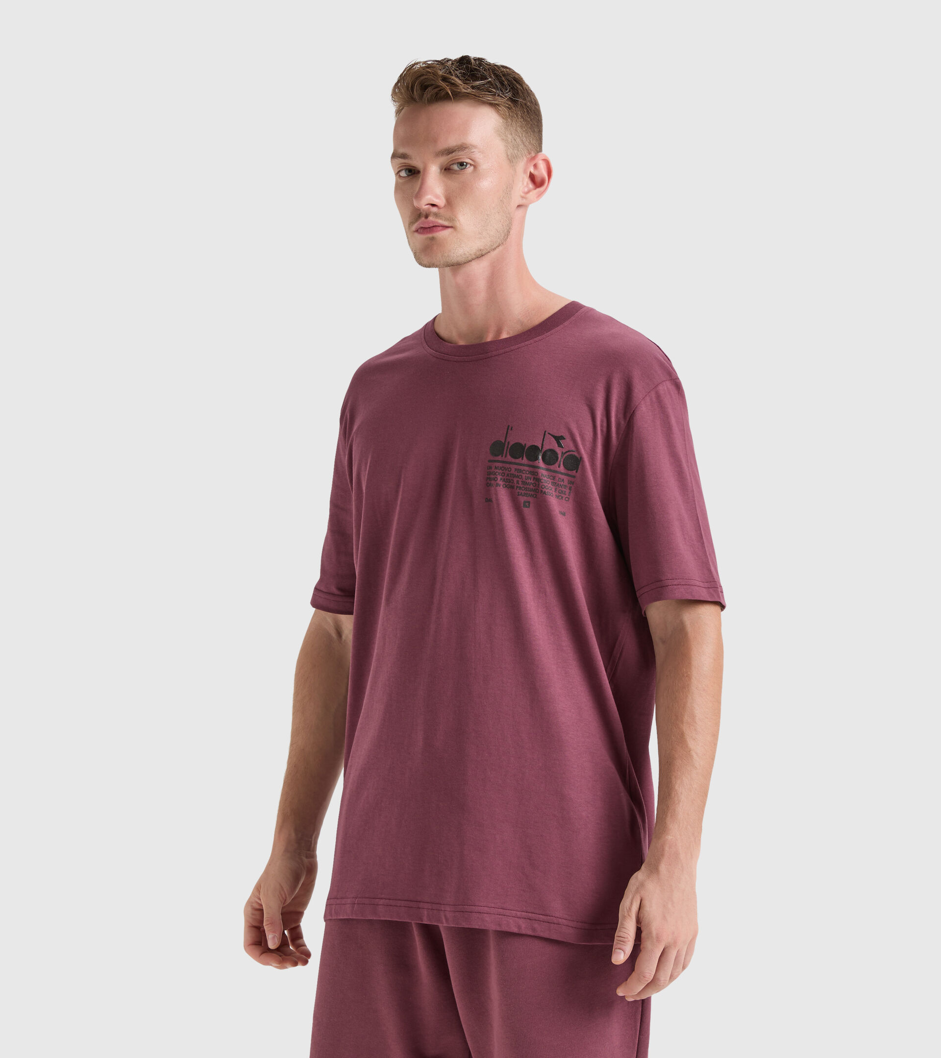 Camiseta de algodón - Unisex T-SHIRT SS MANIFESTO VIOLETAS PRENSADO - Diadora