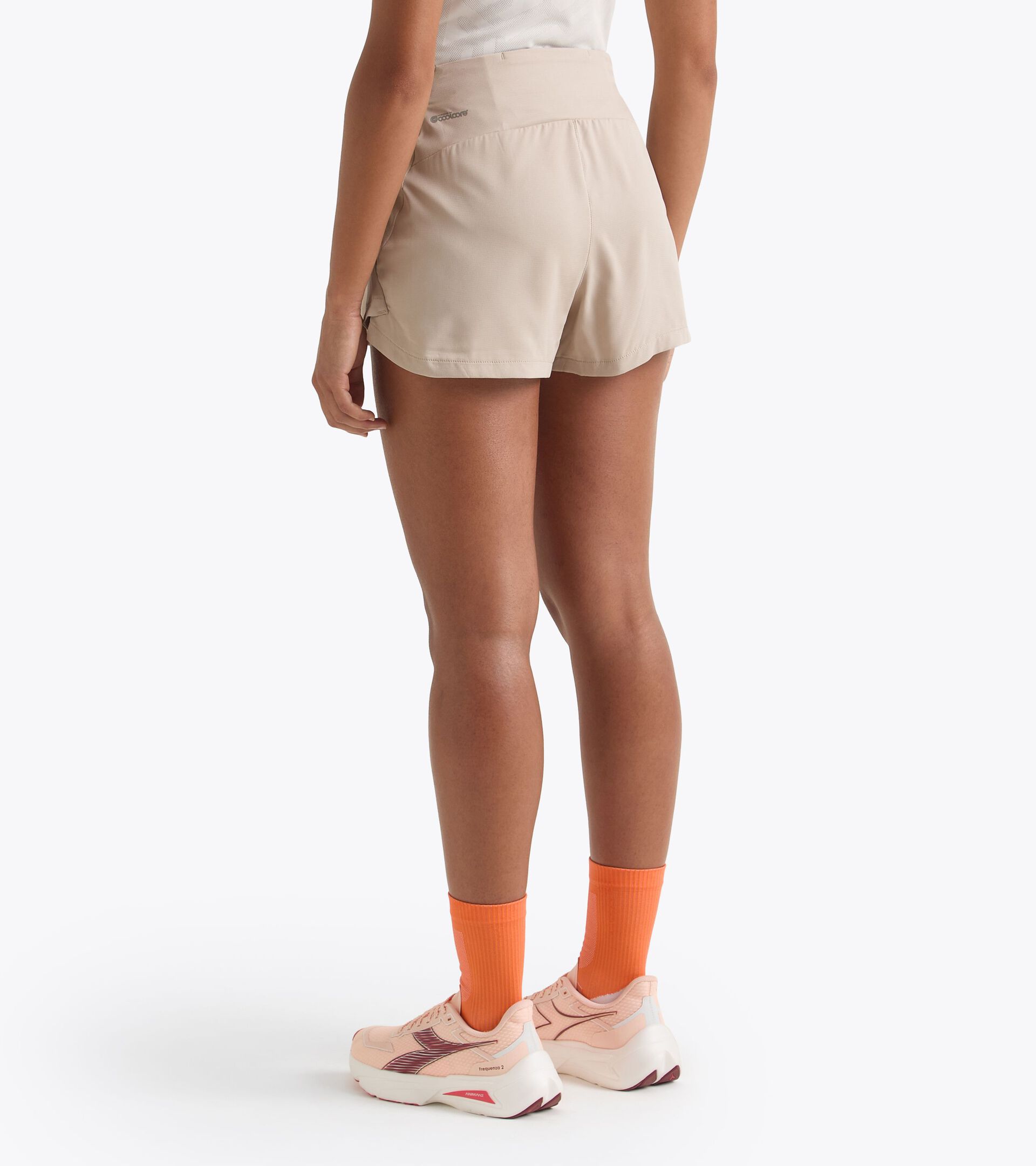 2.5’’ race shorts  - Coolcore light fabric - Women’s
 L. SUPER LIGHT SPLIT SHORTS 2.5 HUMUS - Diadora