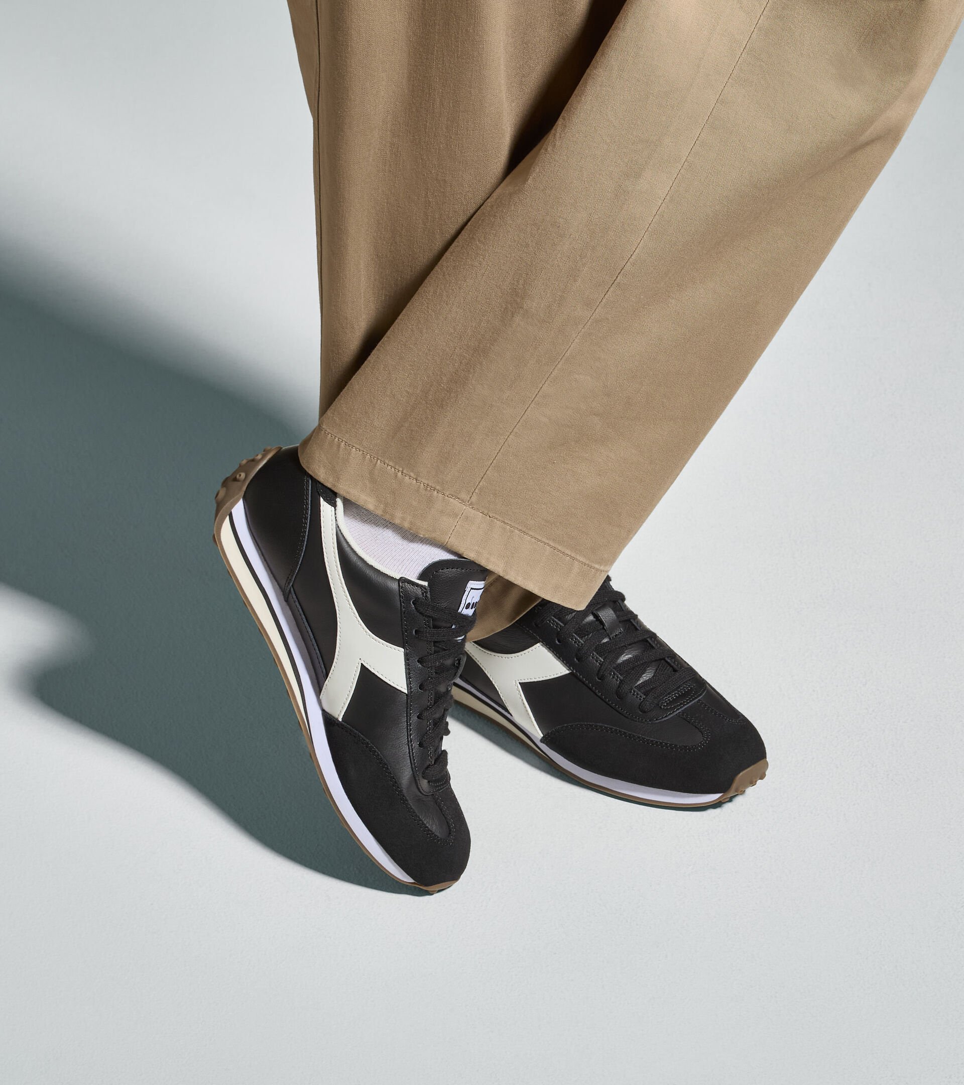 Low-profile leather sneaker - All-Gender RALLY L BLACK BEAUTY - Diadora