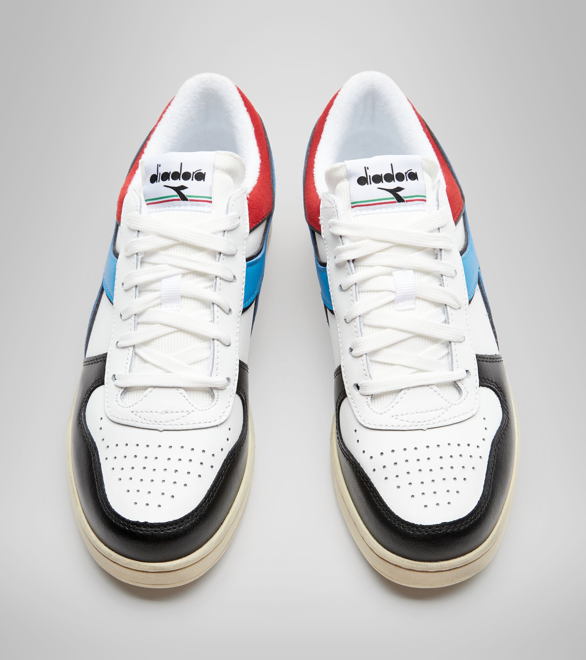 Sports shoe - Unisex MAGIC BASKET LOW ICONA WHITE/BLACK/MALIBU BLUE - Diadora