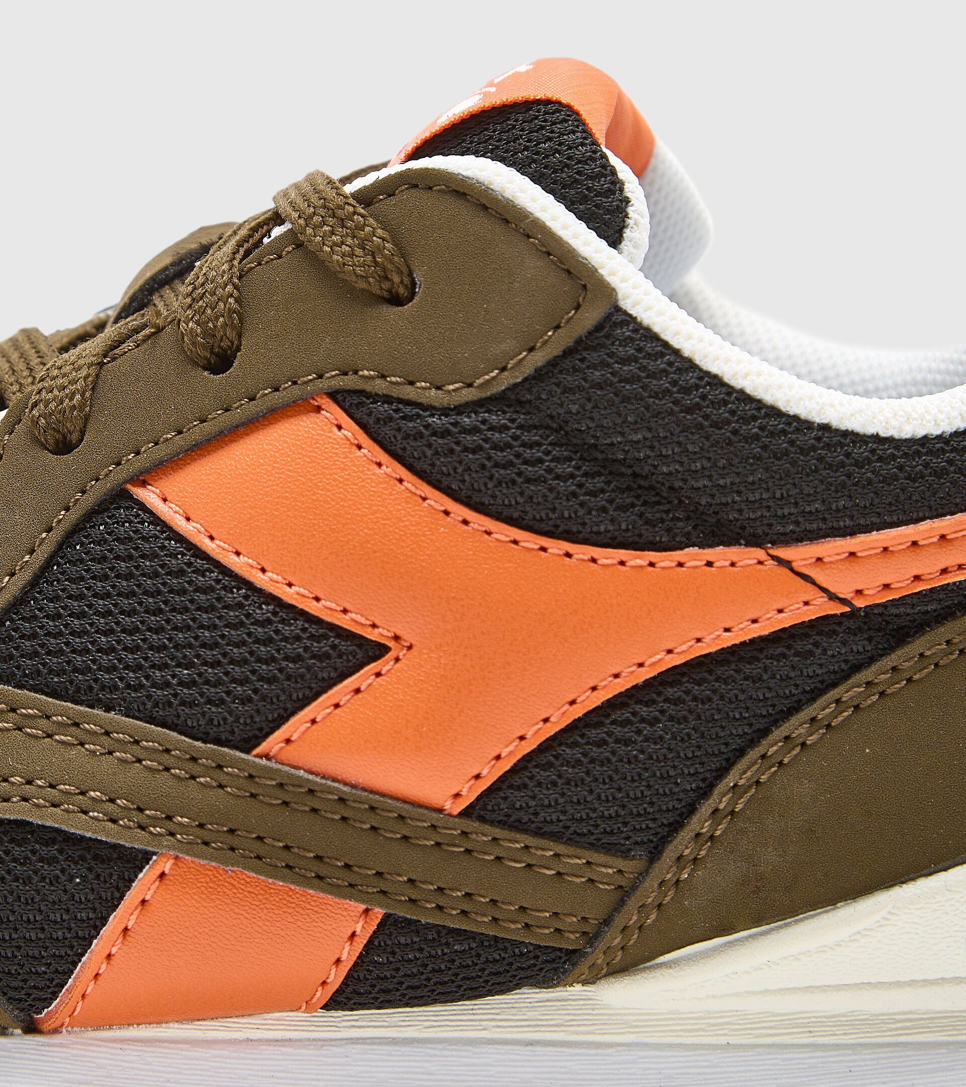 Zapatilla deportiva - Niños 4-8 años N.92 PS OLIVA OSCURA/NARANJA ESFUMADO - Diadora