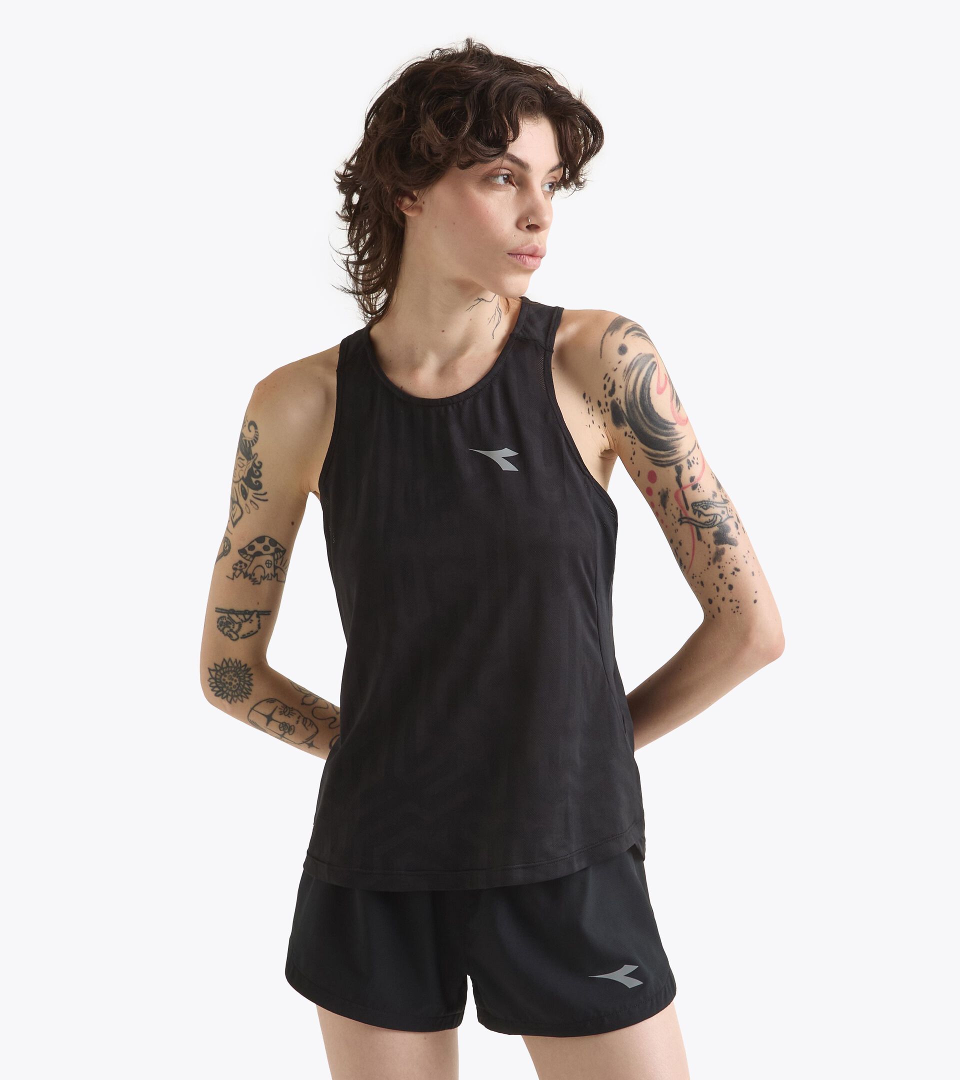 2.5’’ race shorts - Coolcore light fabric - Women’s
L. SUPER LIGHT SPLIT SHORTS 2.5 BLACK - Diadora