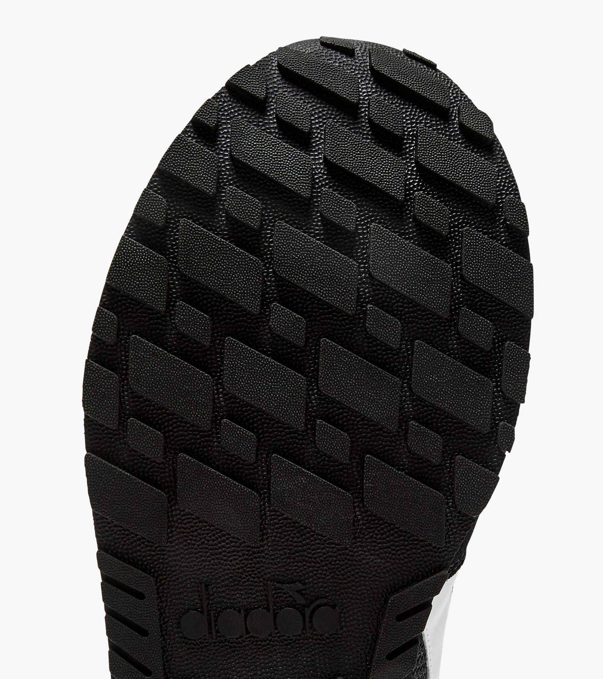 Suede leather sneaker - All-gender CAMARO M2 BLACK - Diadora