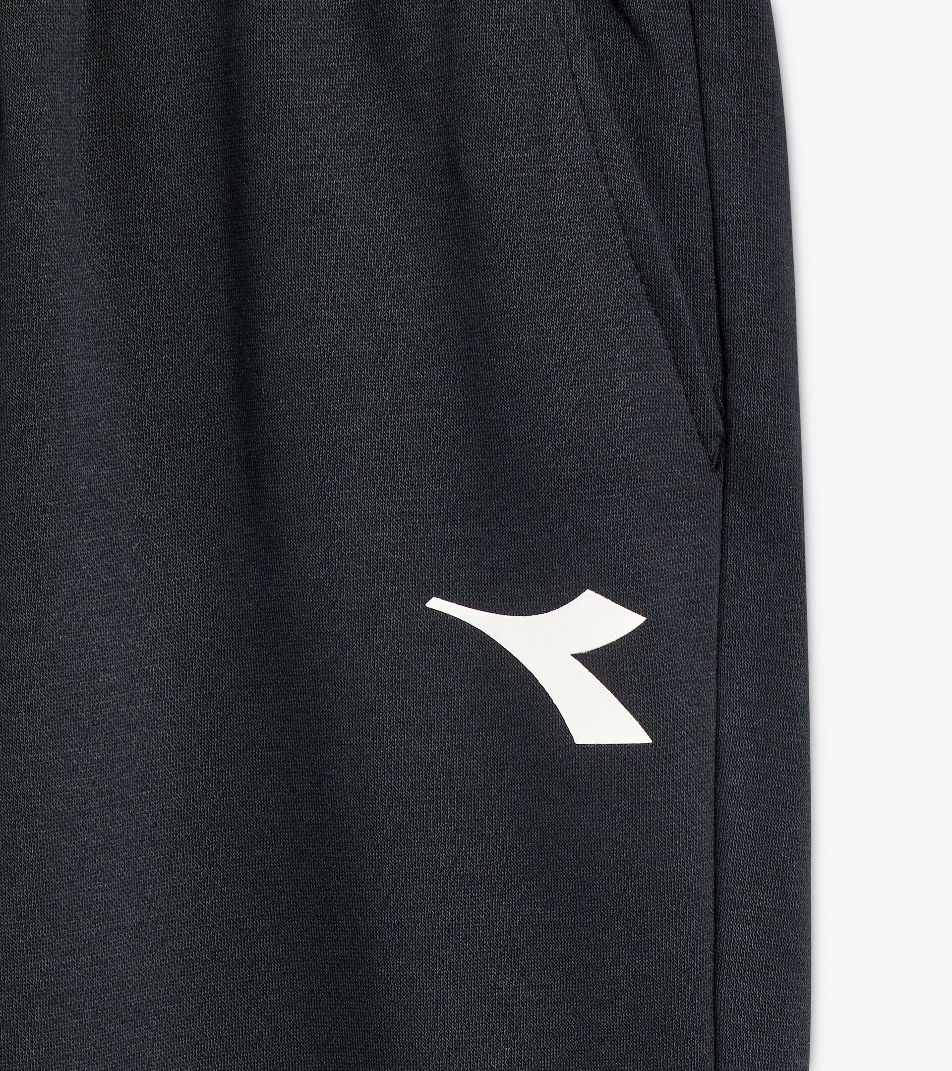 Survêtement de sport - Homme
 PANTS ESS. SPORTS II OH BR NOIR - Diadora