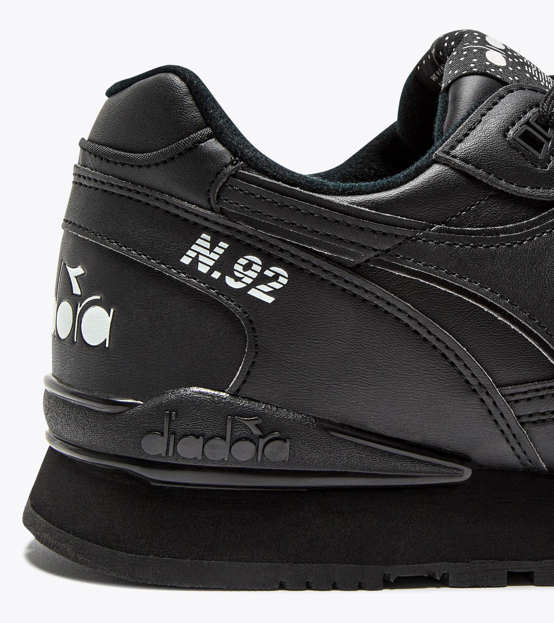 Zapatilla deportiva - Para todos los géneros N.92 L NEGRO/NEGRO - Diadora