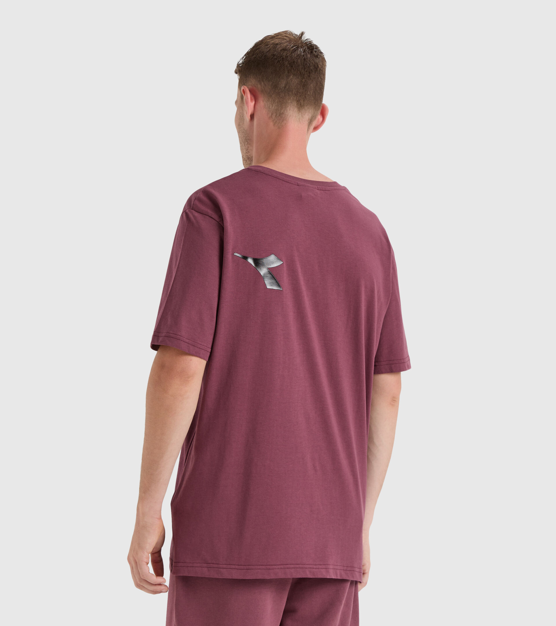 Camiseta de algodón - Unisex T-SHIRT SS MANIFESTO VIOLETAS PRENSADO - Diadora