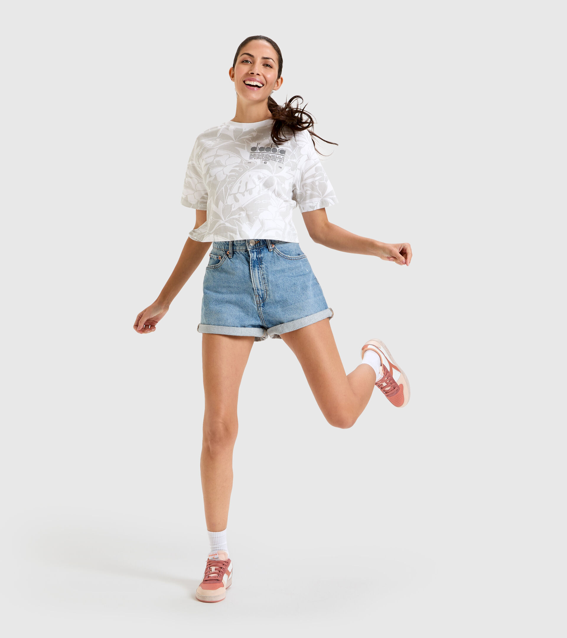Organic cotton T-shirt - Women L. T-SHIRT SS CROP MANIFESTO OPTICAL WHITE - Diadora
