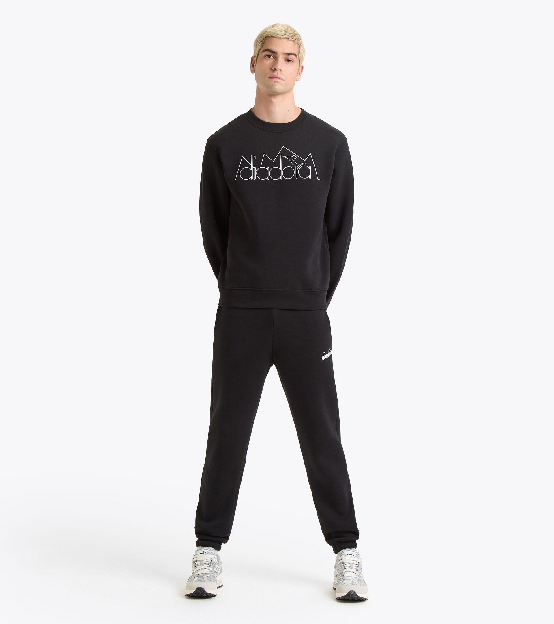 Sweat-shirt de sport - Genre neutre
 SWEATSHIRT CREW ROUTE NOIR - Diadora