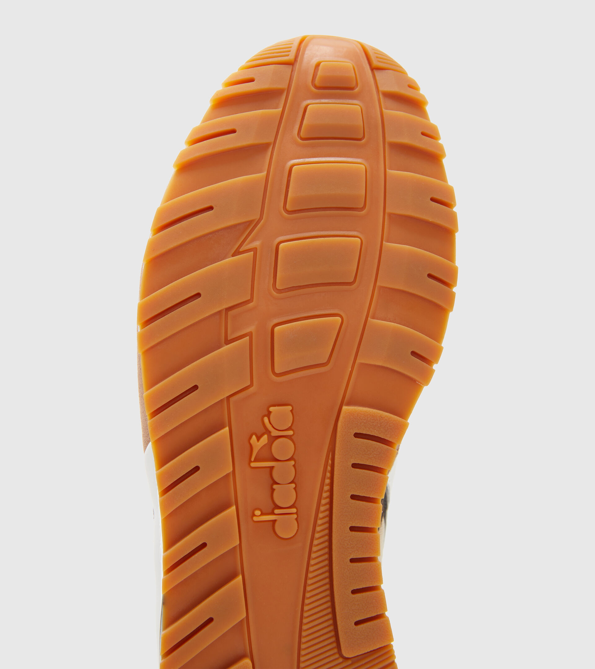 Sporty sneakers - Unisex N902 WARM SAND/JAVA - Diadora
