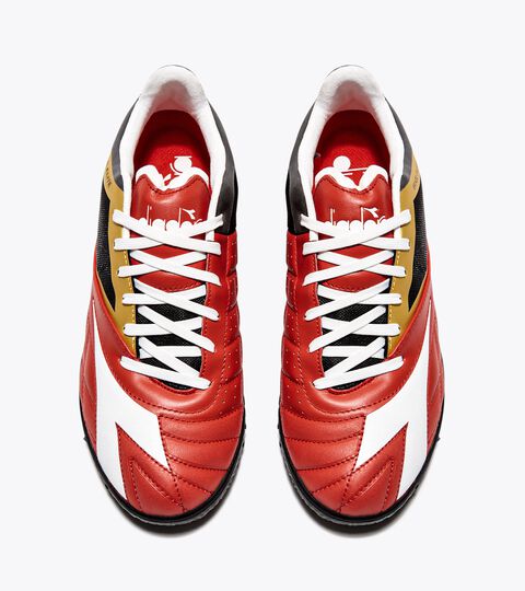 BRASIL SALA ELITE TF, MILANO RED/WHITE/BLACK Futsal Shoe - Specific sole for synthetic surfaces - Men
BRASIL SALA ELITE TF MILANO RED/WHITE/BLACK - Diadora
