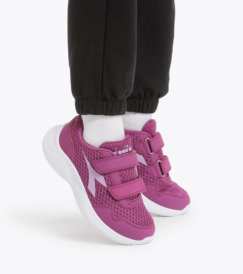 ROBIN 2 JR V, VIOLETA BRILLANTE/TUL VIOLETA Footwear Sport BAMBINO ROBIN 2 JR V VIOLETA BRILLANTE/TUL VIOLETA Diadora