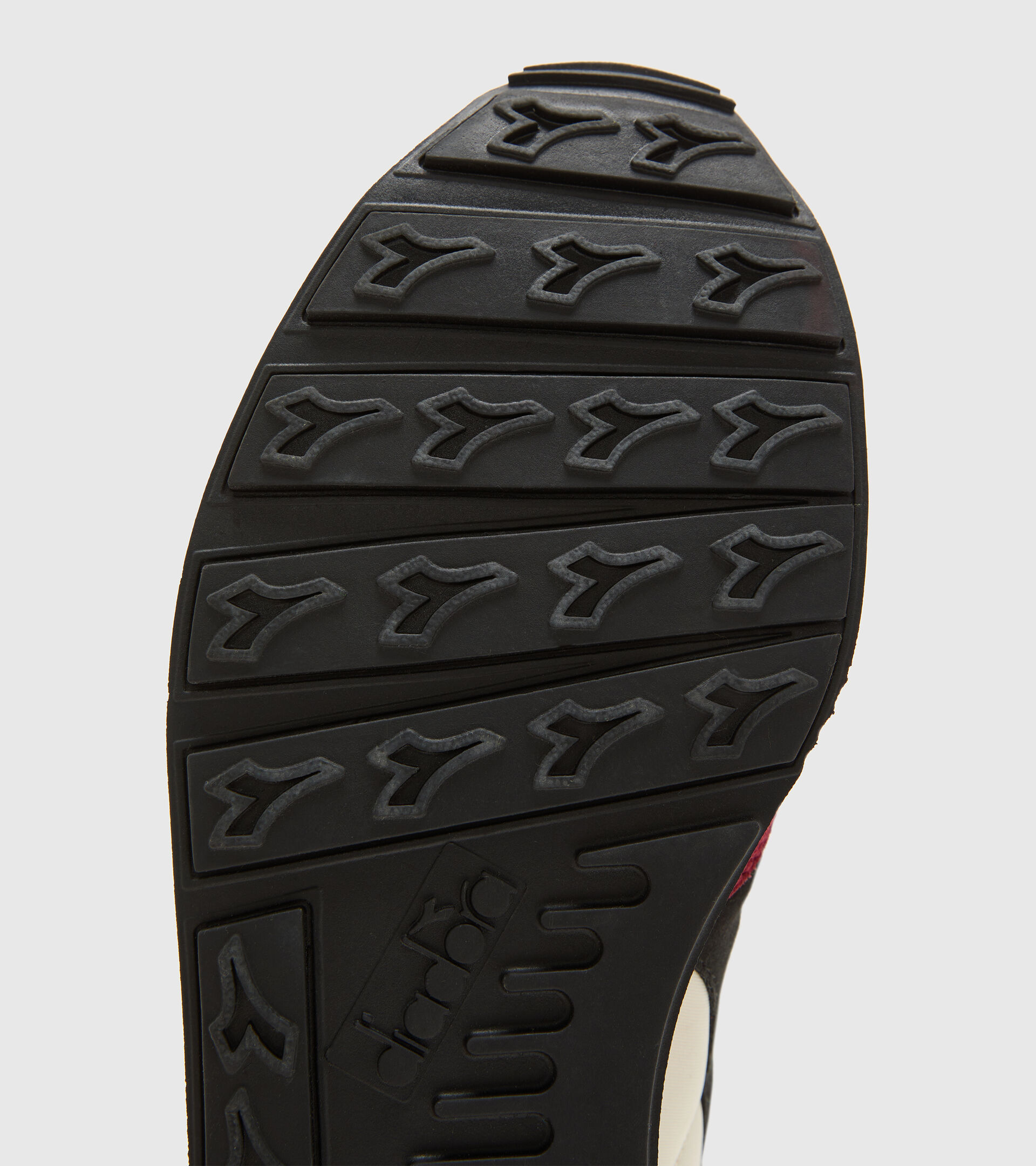 Sports shoes - Unisex CAMARO LEGACY CLOUD CREAM/RHUBARB/BLACK - Diadora