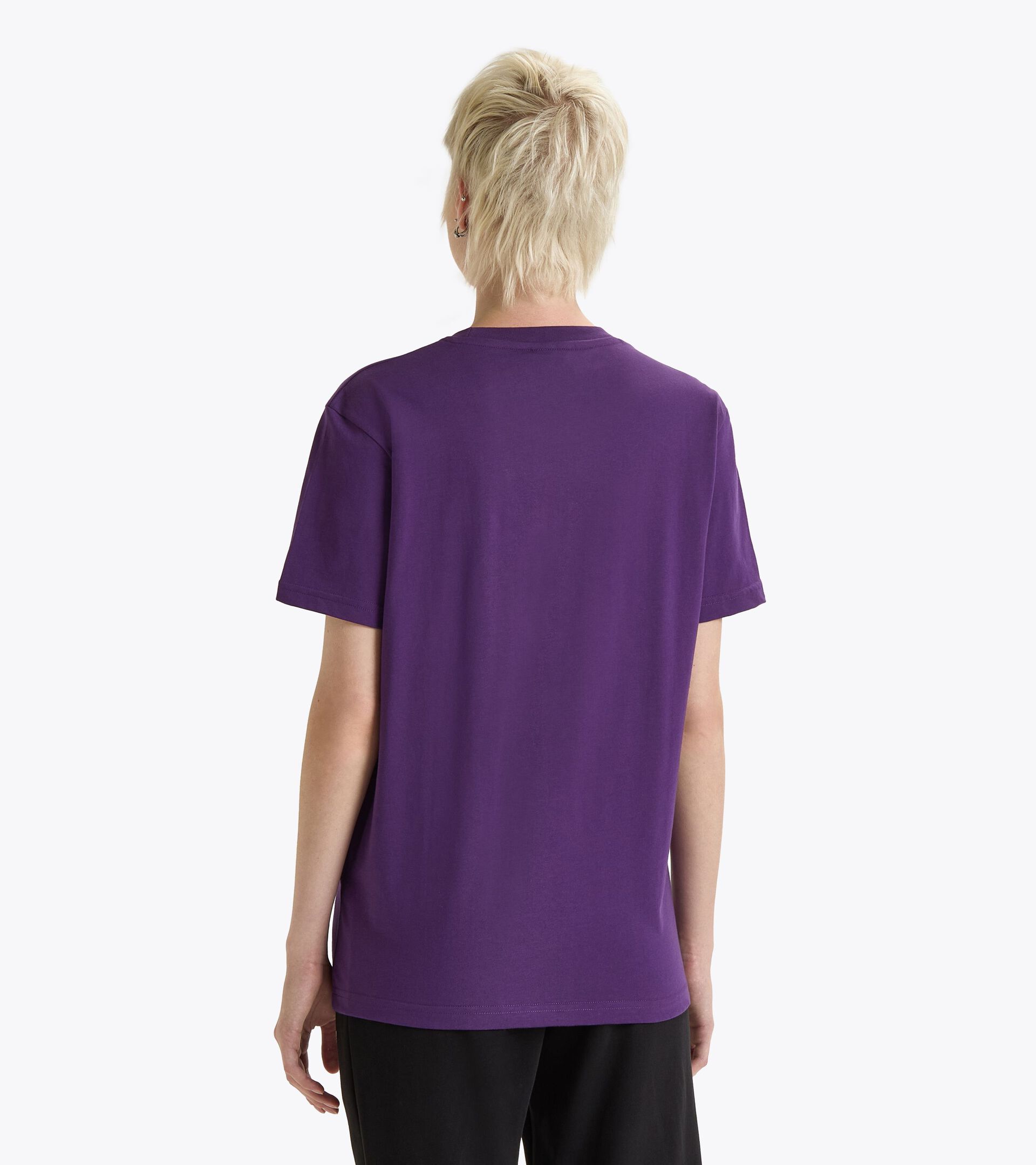T-shirt - All-Gender
 T-SHIRT SS LOGO VIOLET JEWEL - Diadora
