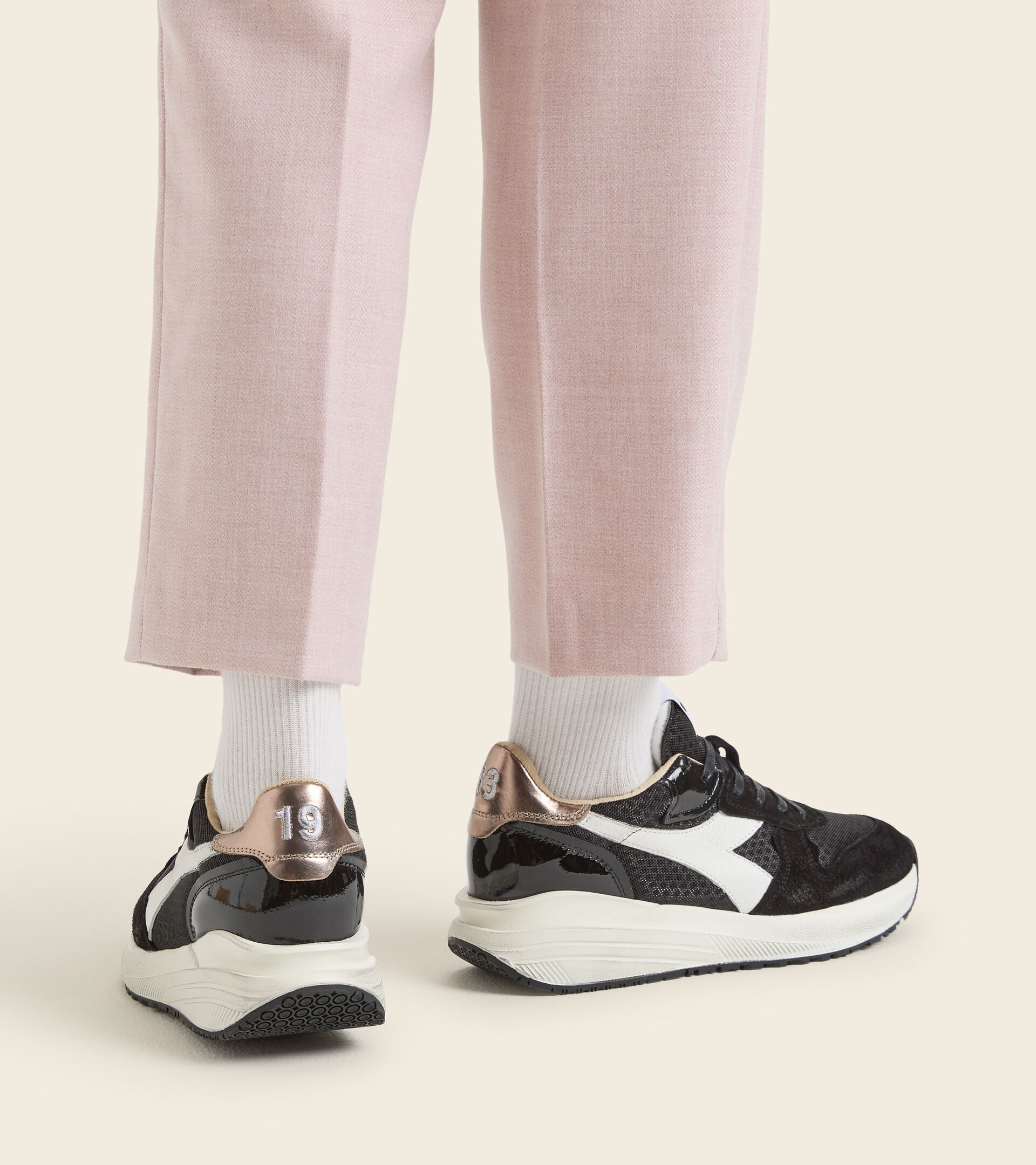 Heritage shoes - Women VENUS TECH DIRTY BLACK - Diadora