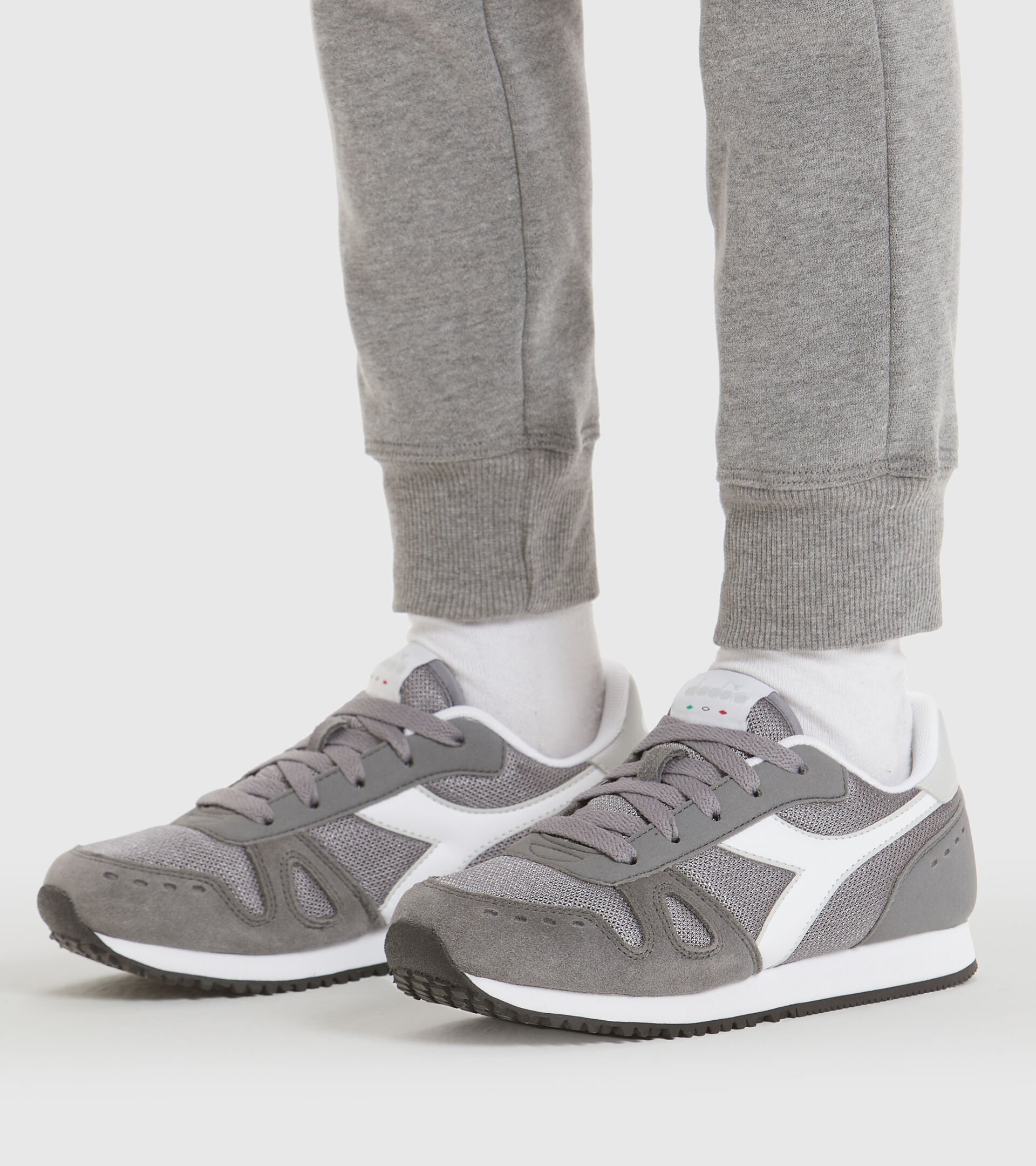 Sports shoes - Youth 8-16 years SIMPLE RUN GS STEEL GRAY - Diadora