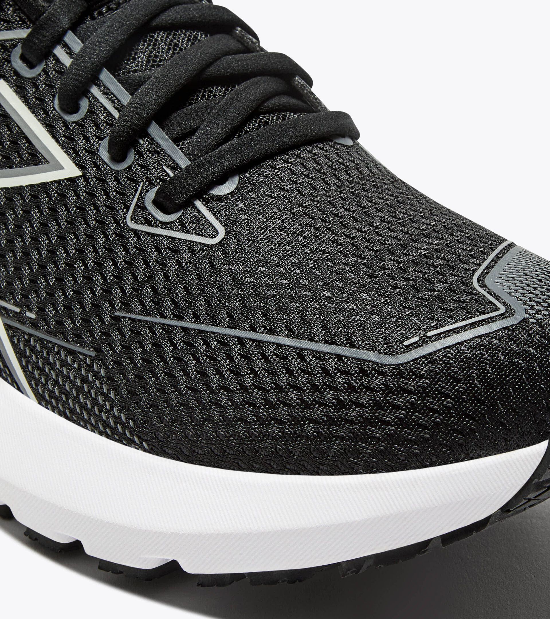 Zapatilla de running - Estabilidad y protección - Hombre MYTHOS BLUSHIELD VIGORE 4 NEGRO/GRIS ACERO - Diadora