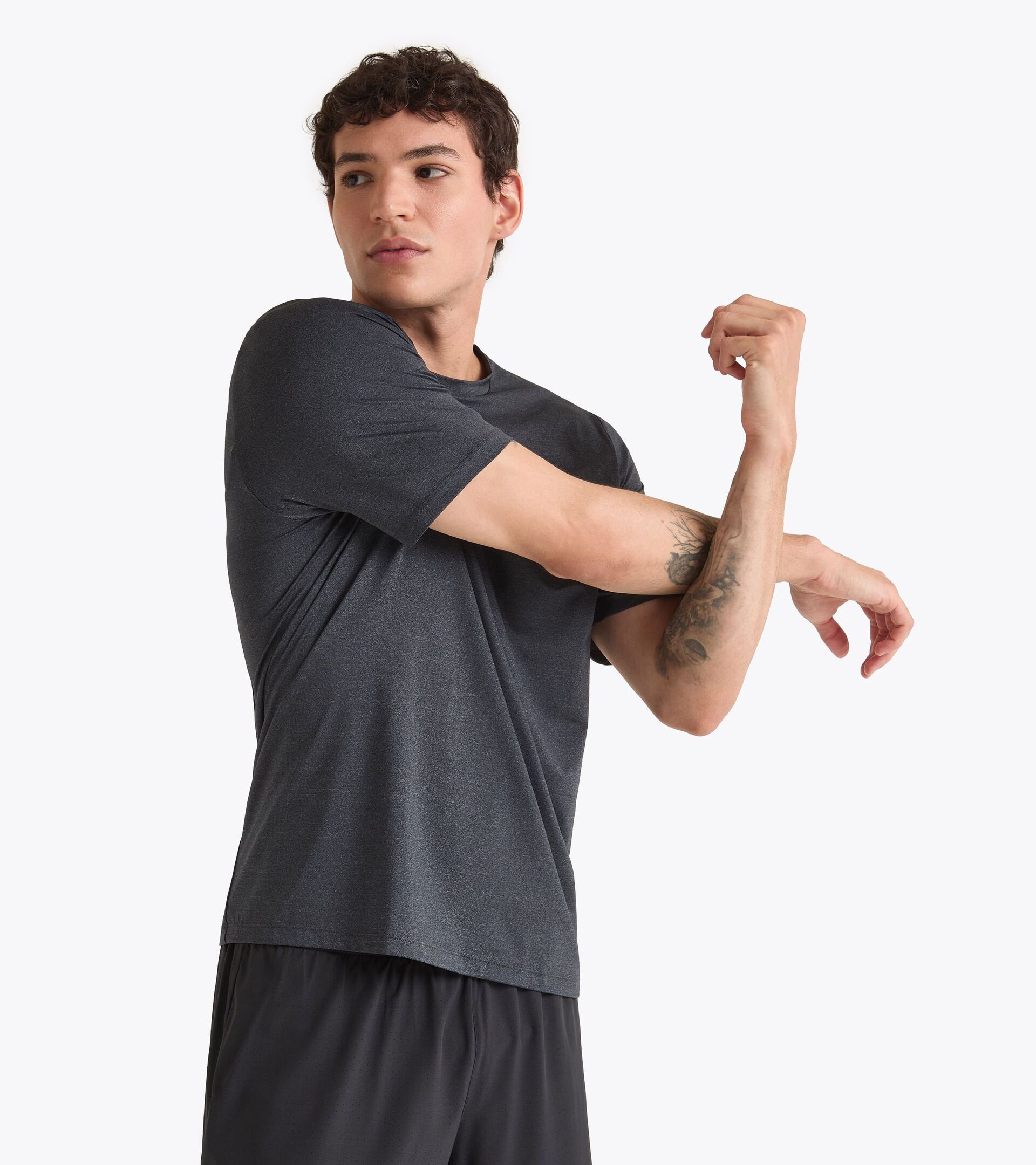 High performance running t-shirt - Men’s SS T-SHIRT TECH RUN CREW BLACK - Diadora
