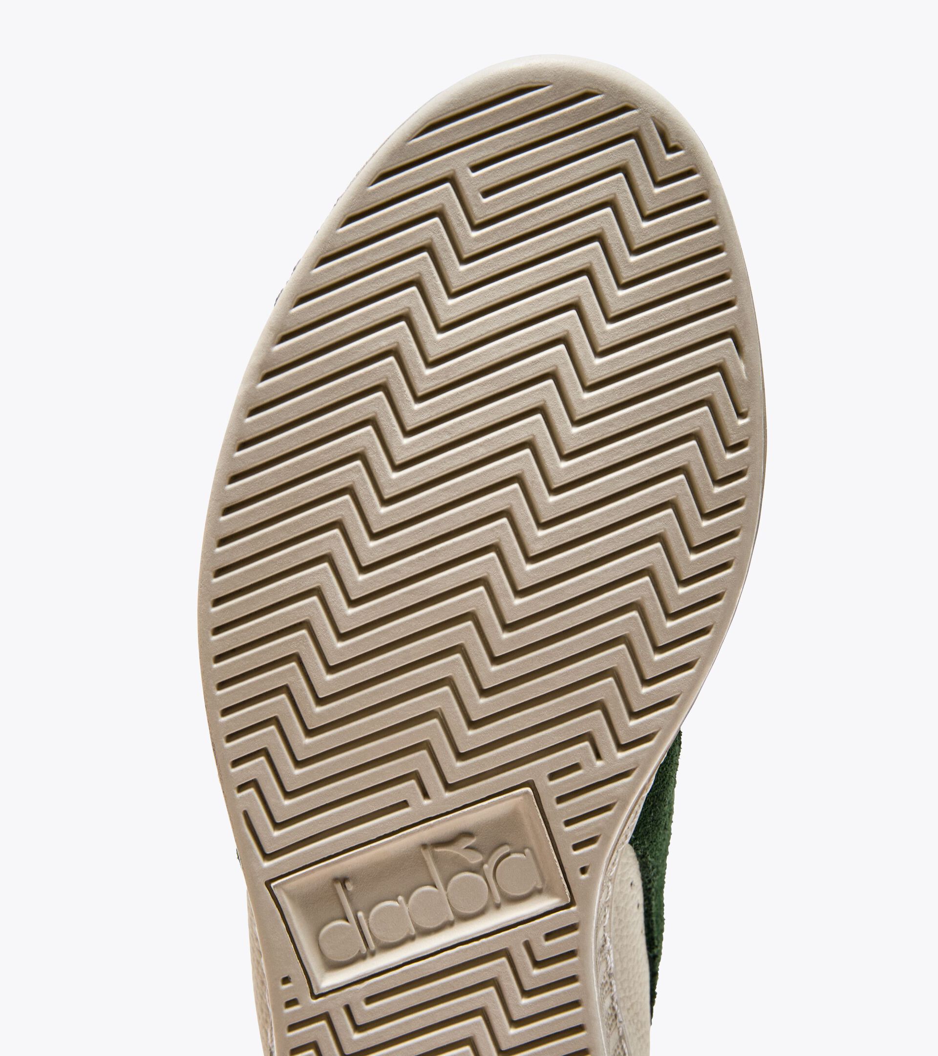 Sporty sneakers - All-Gender GAME L HIGH WAXED SUEDE POP GREEN GUARD - Diadora